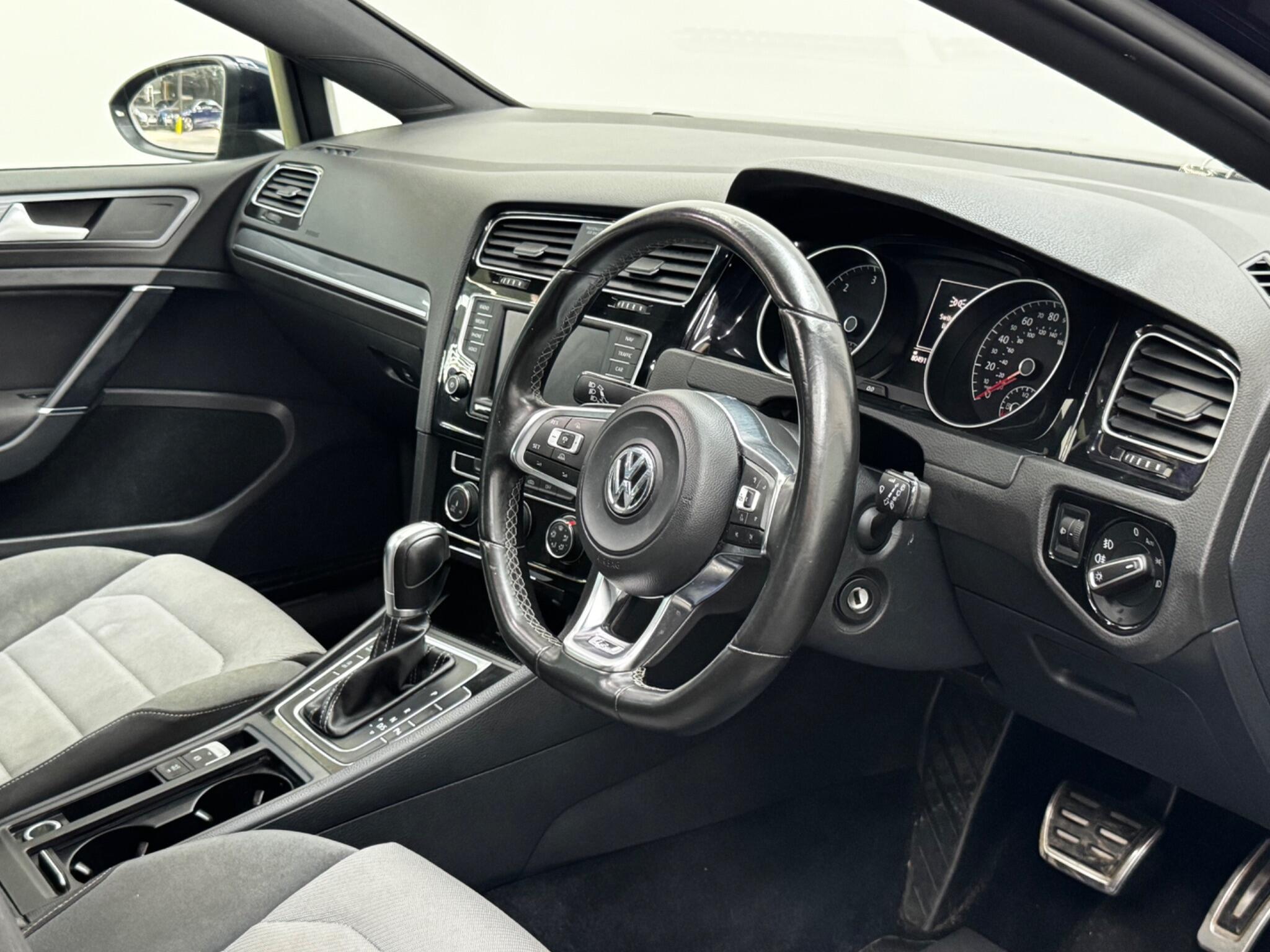 Volkswagen Golf view 60