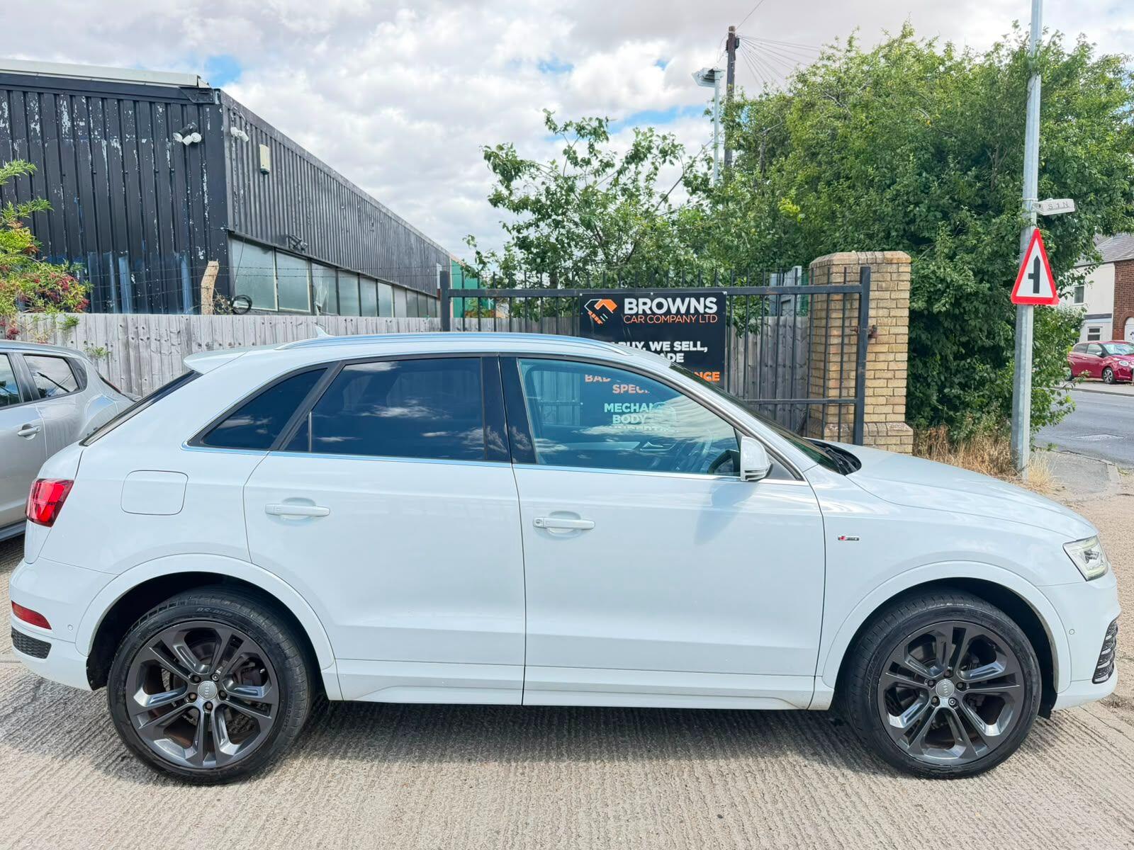 Audi Q3 view 2