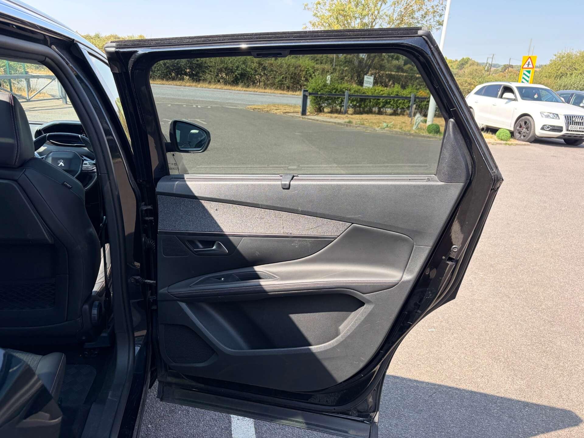 Peugeot 5008 view 30