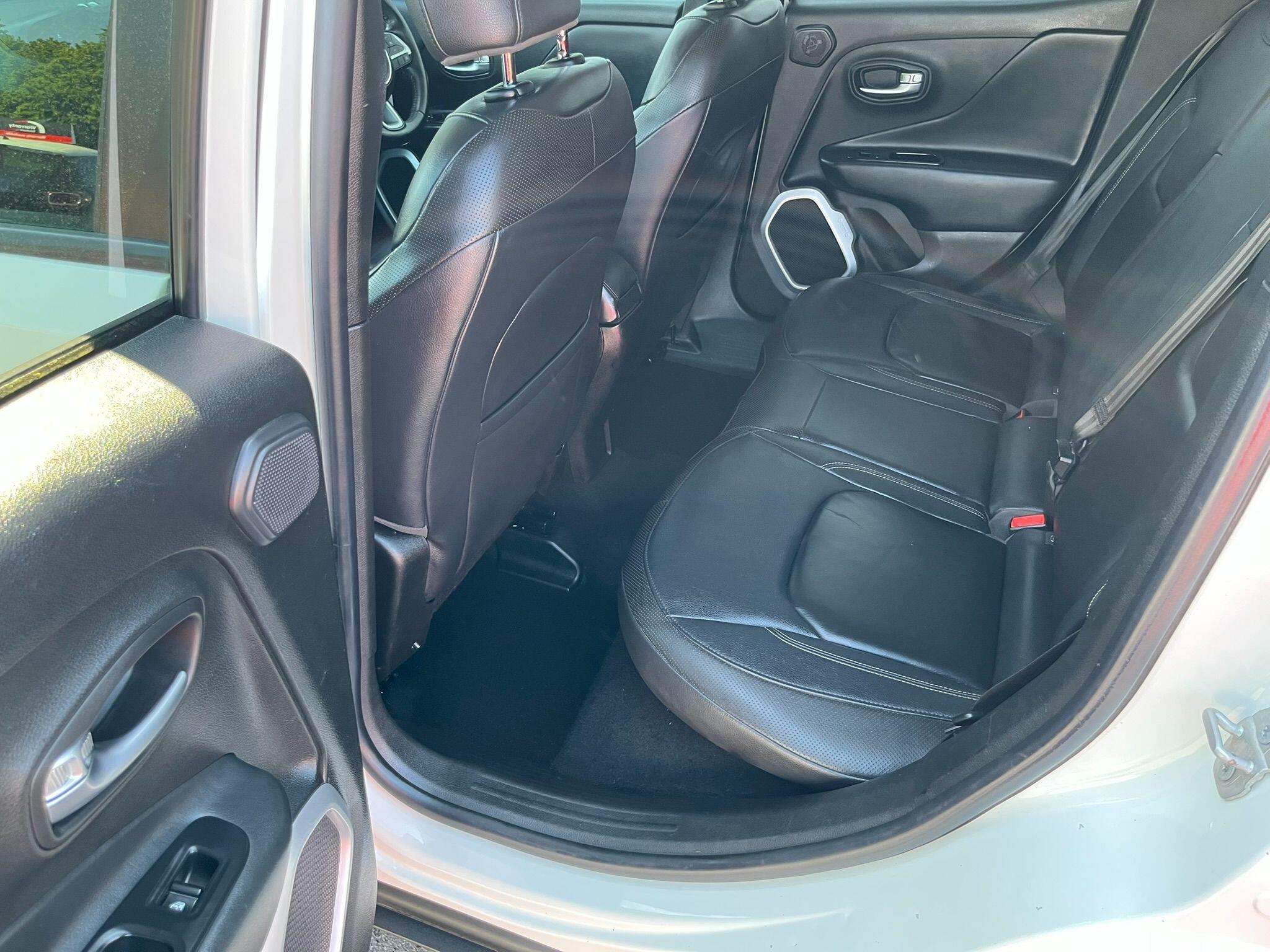 Jeep Renegade view 34