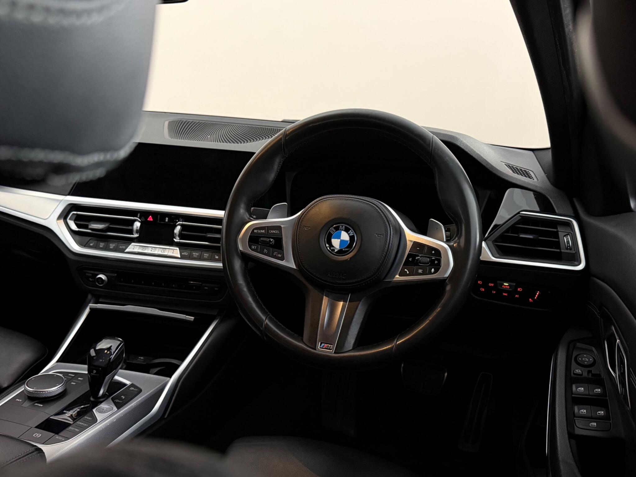 BMW 3 Series view 23