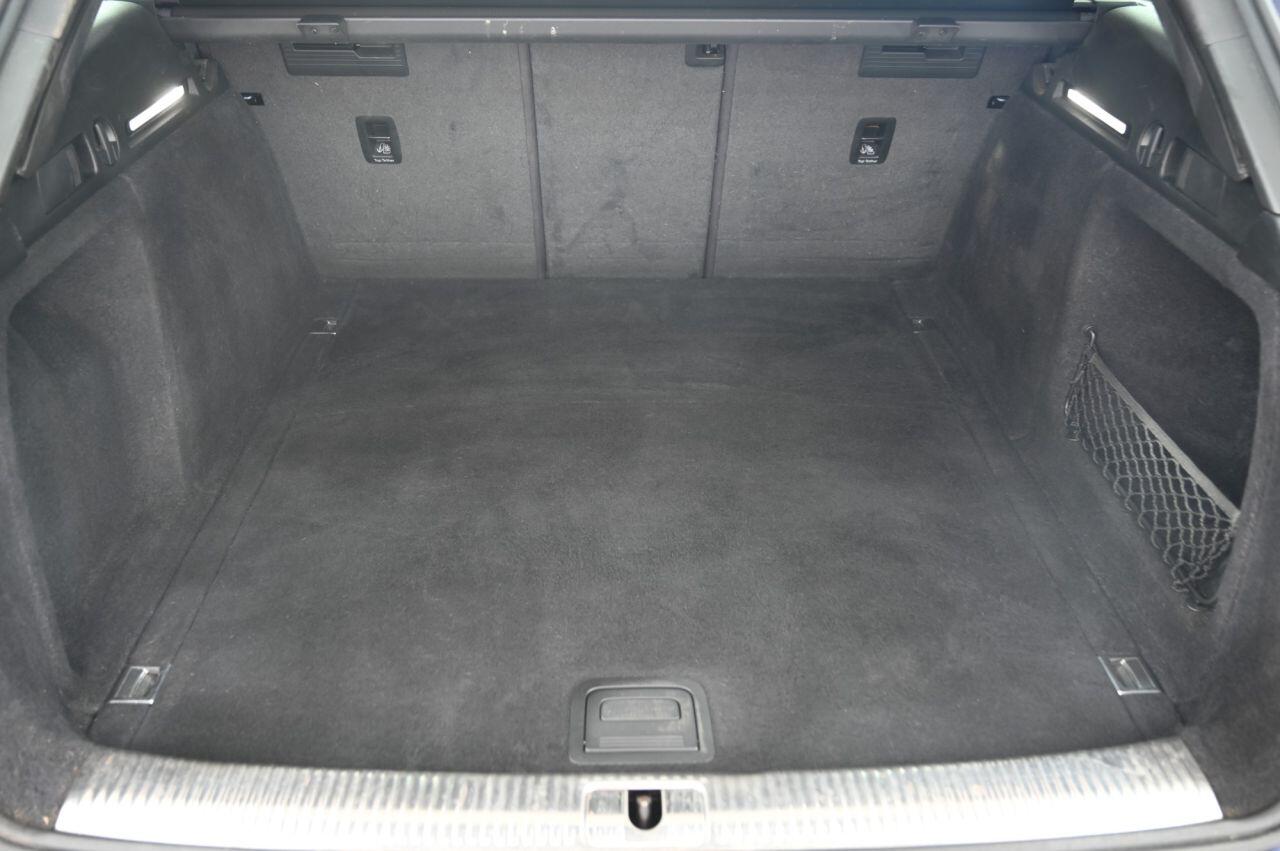 Audi S4 Avant view 8
