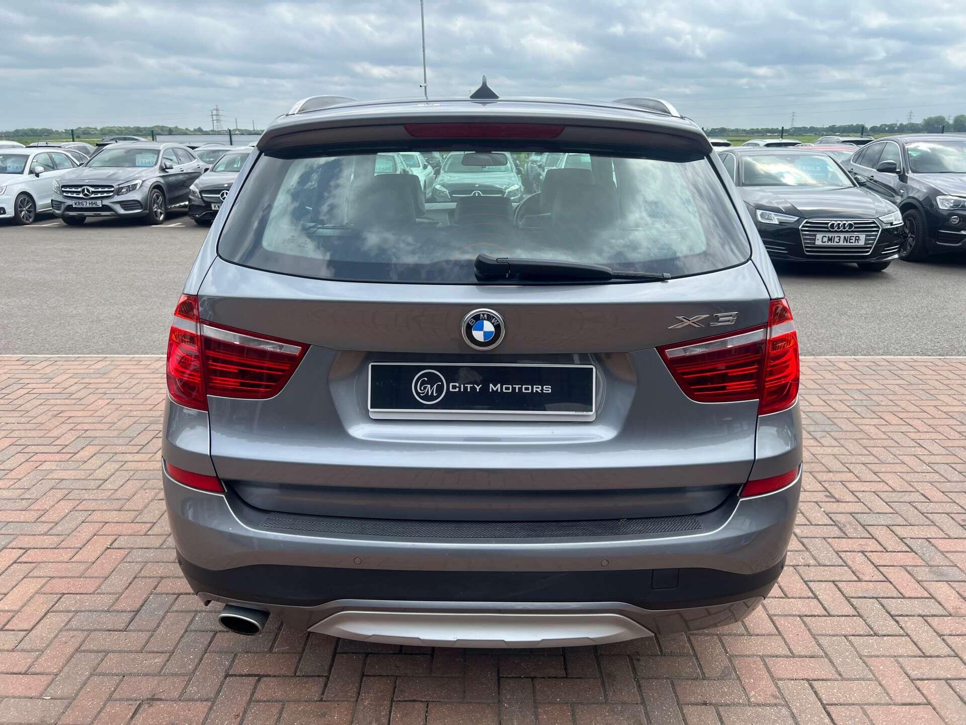 BMW X3 view 10