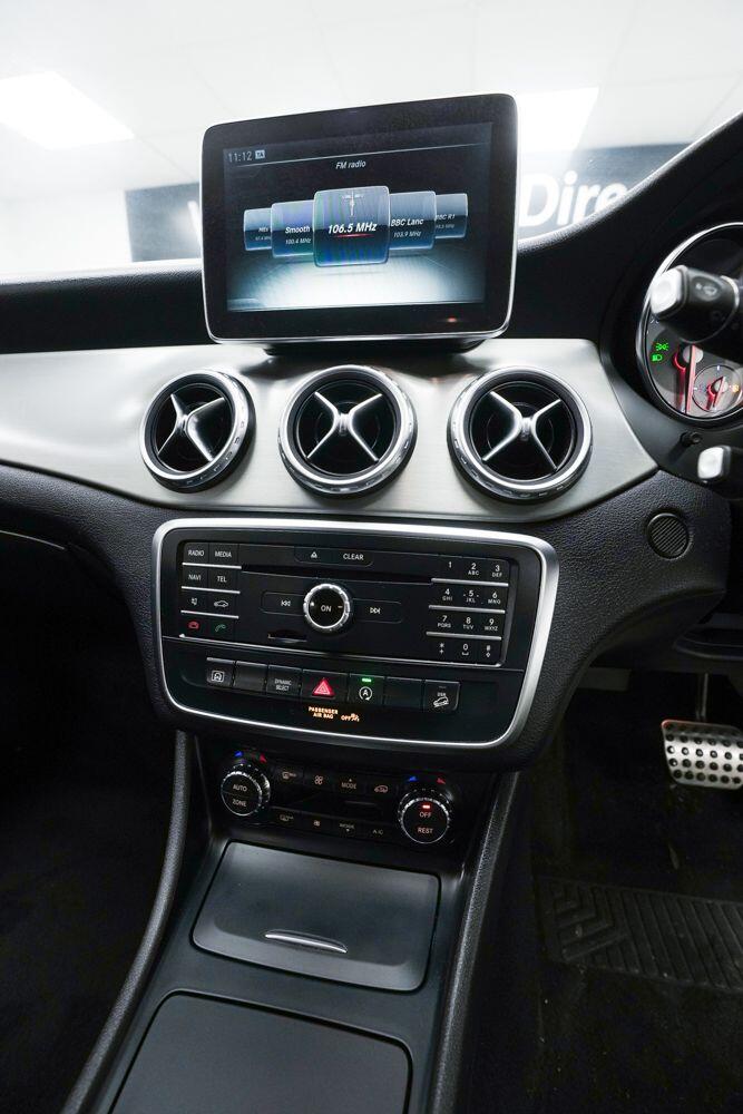 Mercedes-Benz Gla view 17