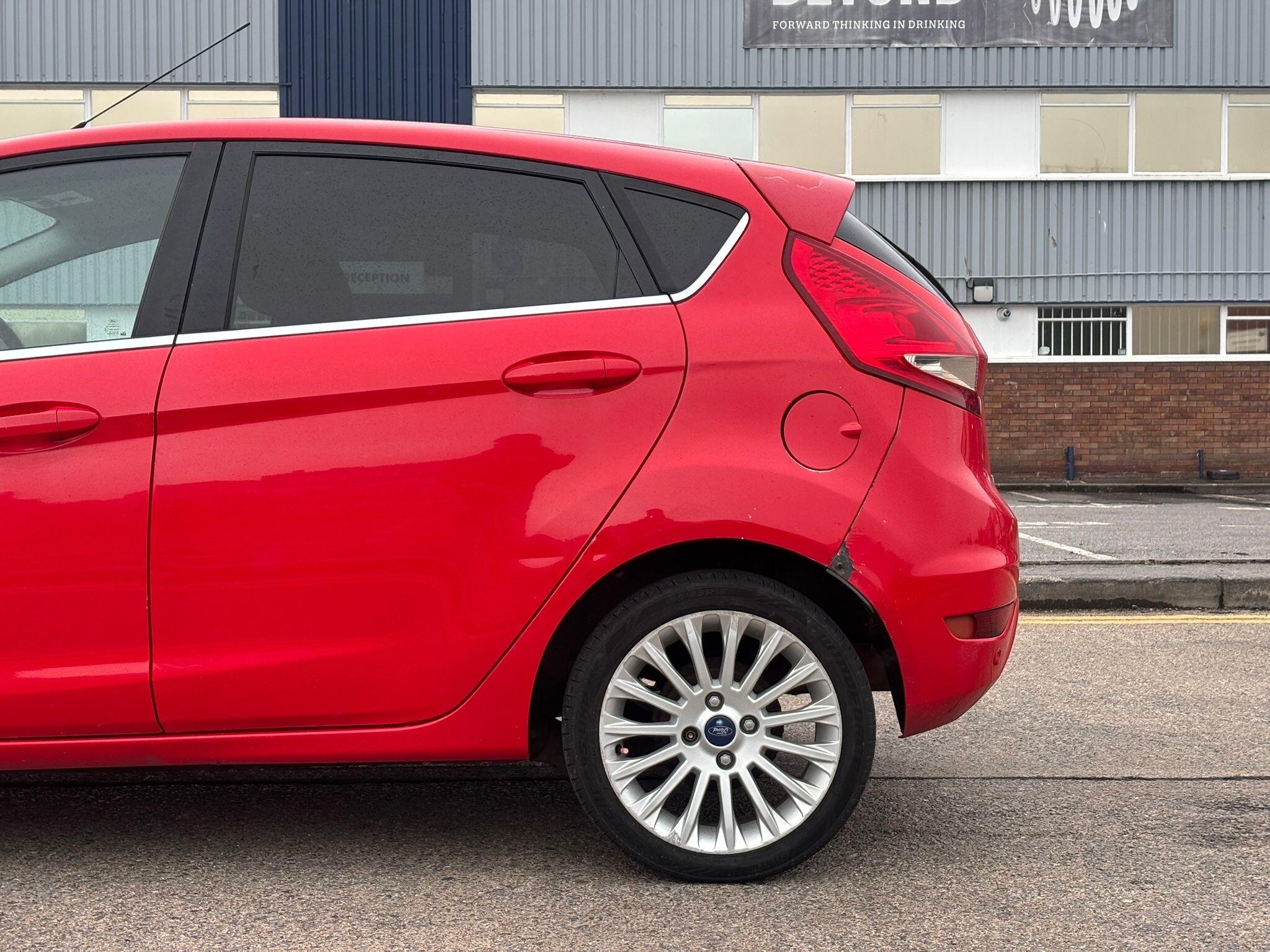 Ford Fiesta view 44