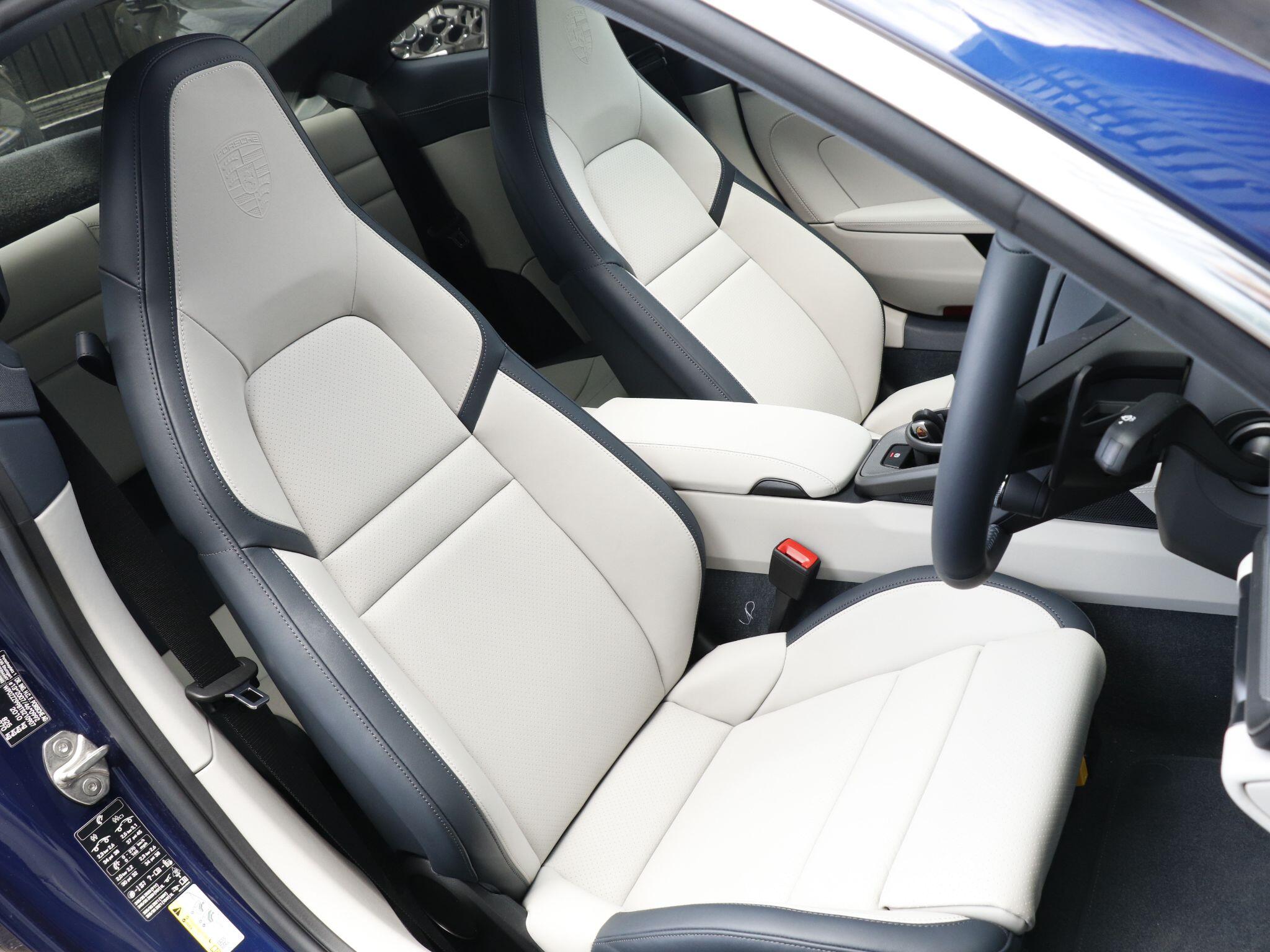 Porsche 911 view 24