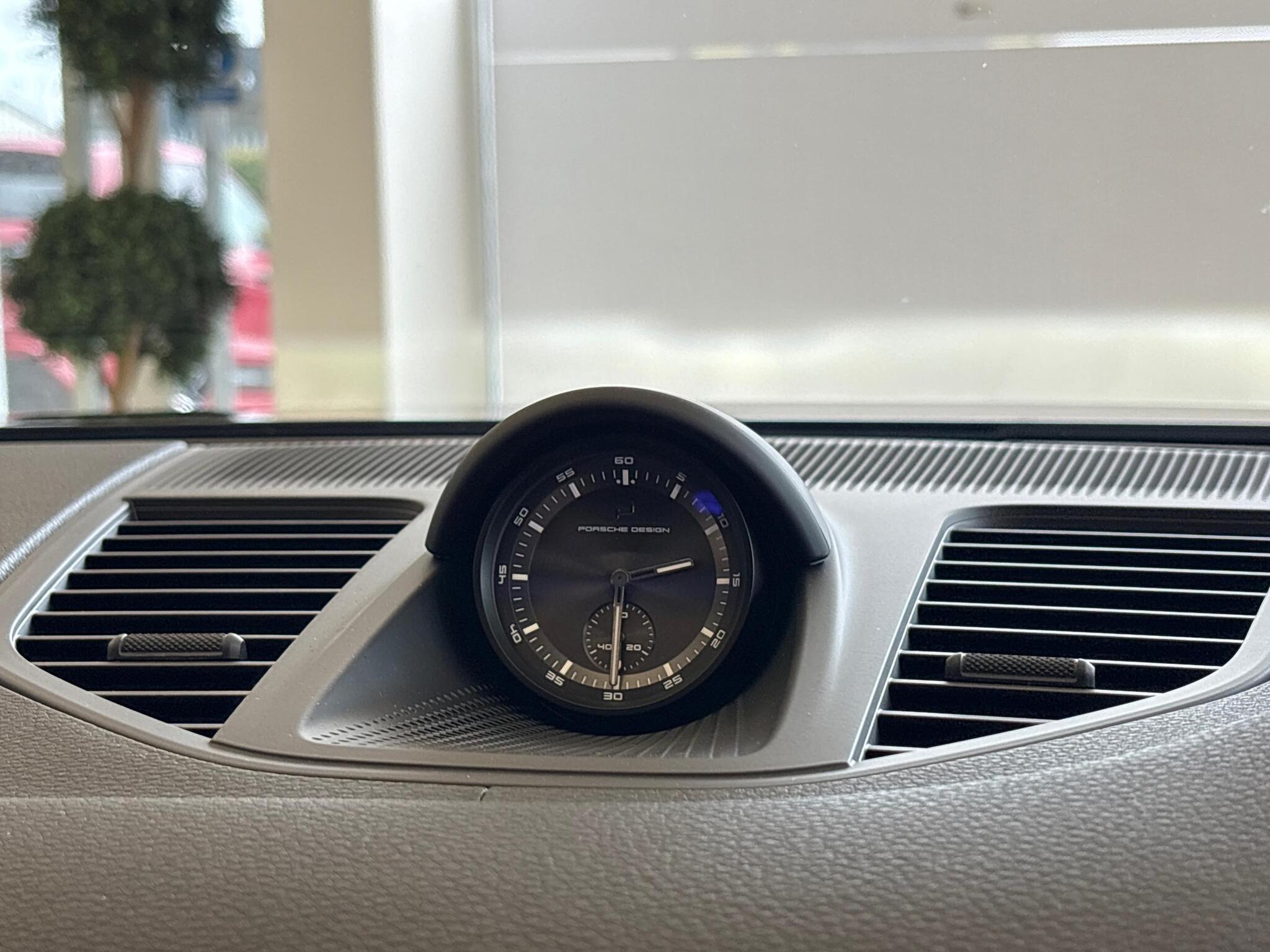 Porsche Panamera view 18
