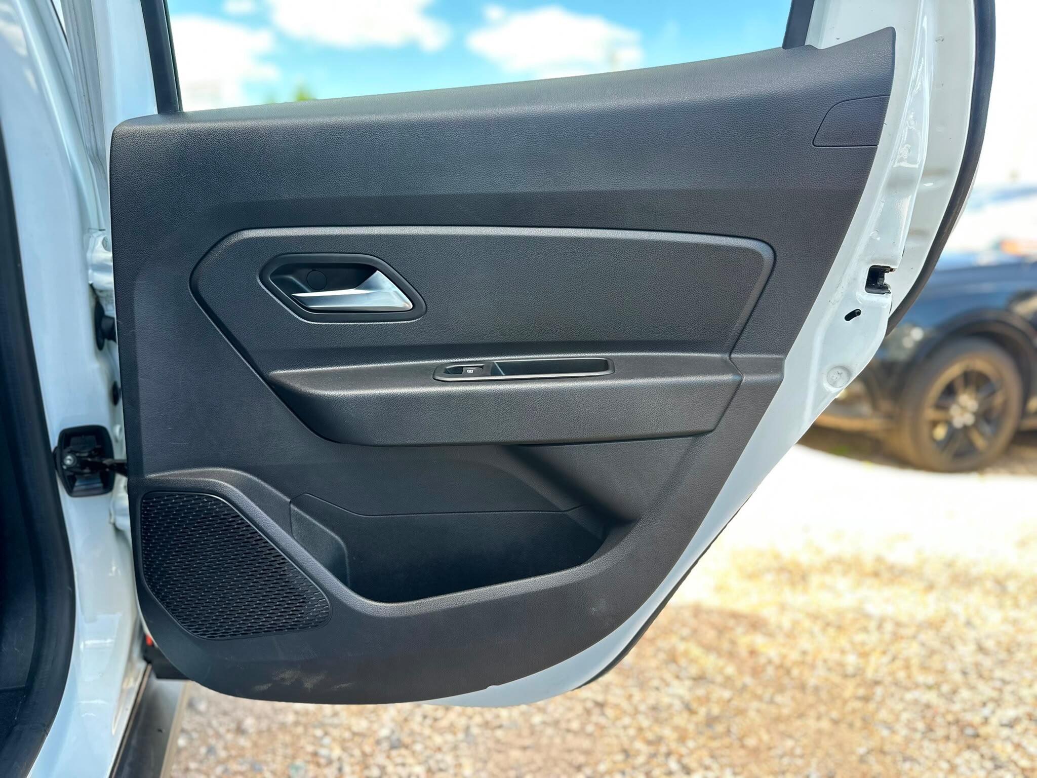 Dacia Duster view 58