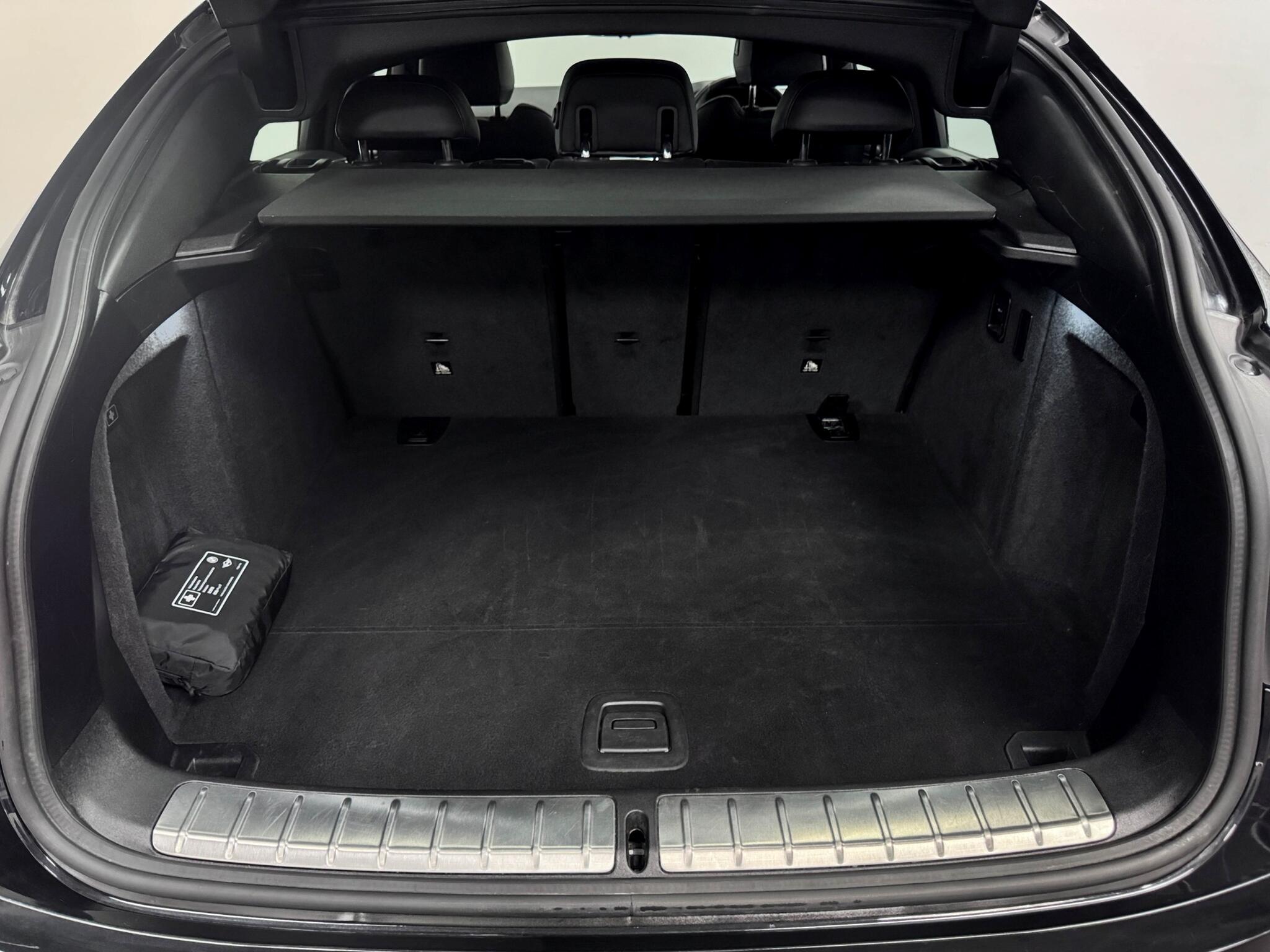 BMW X4 view 12