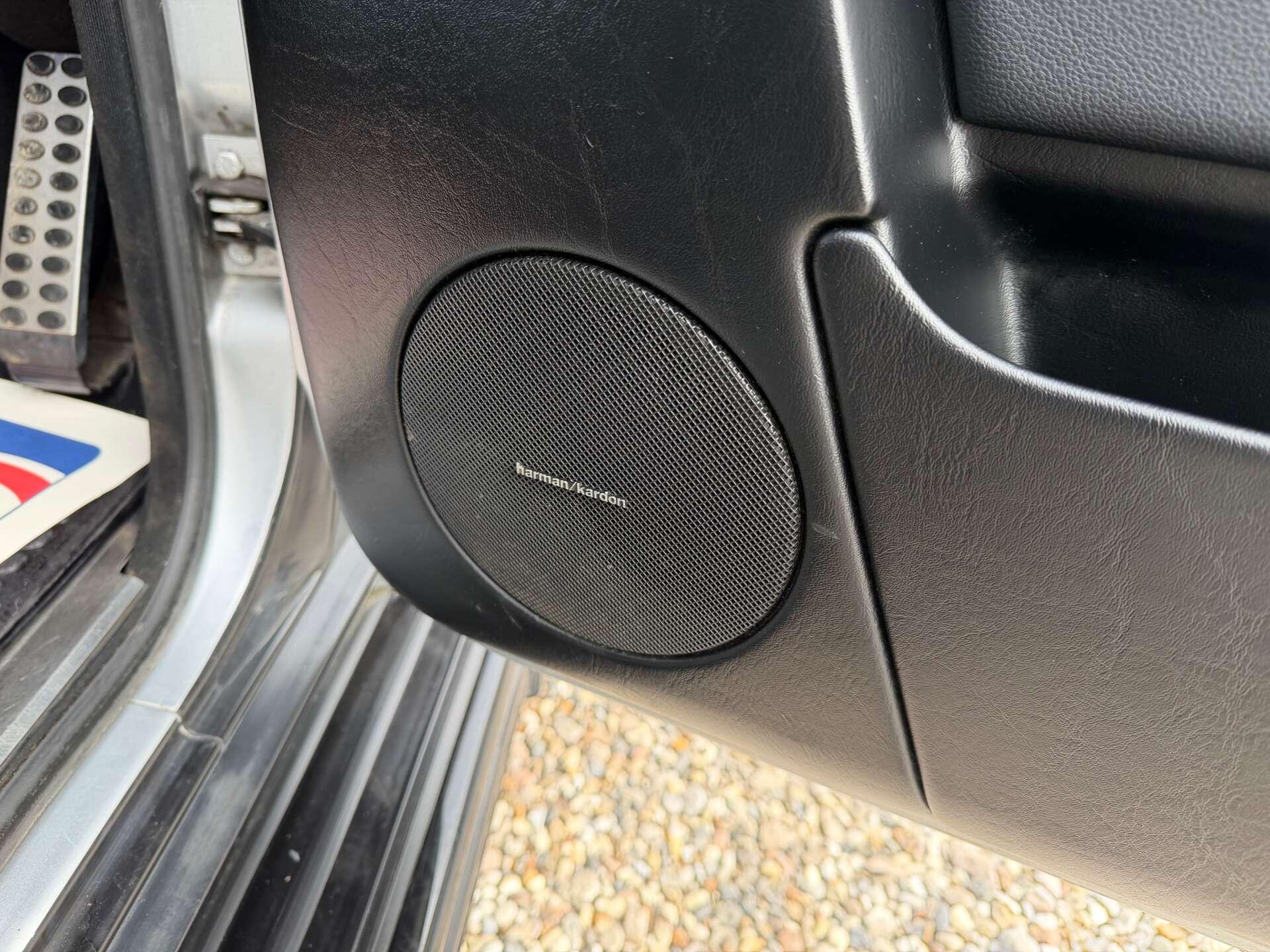 Mercedes-Benz G-Class view 21