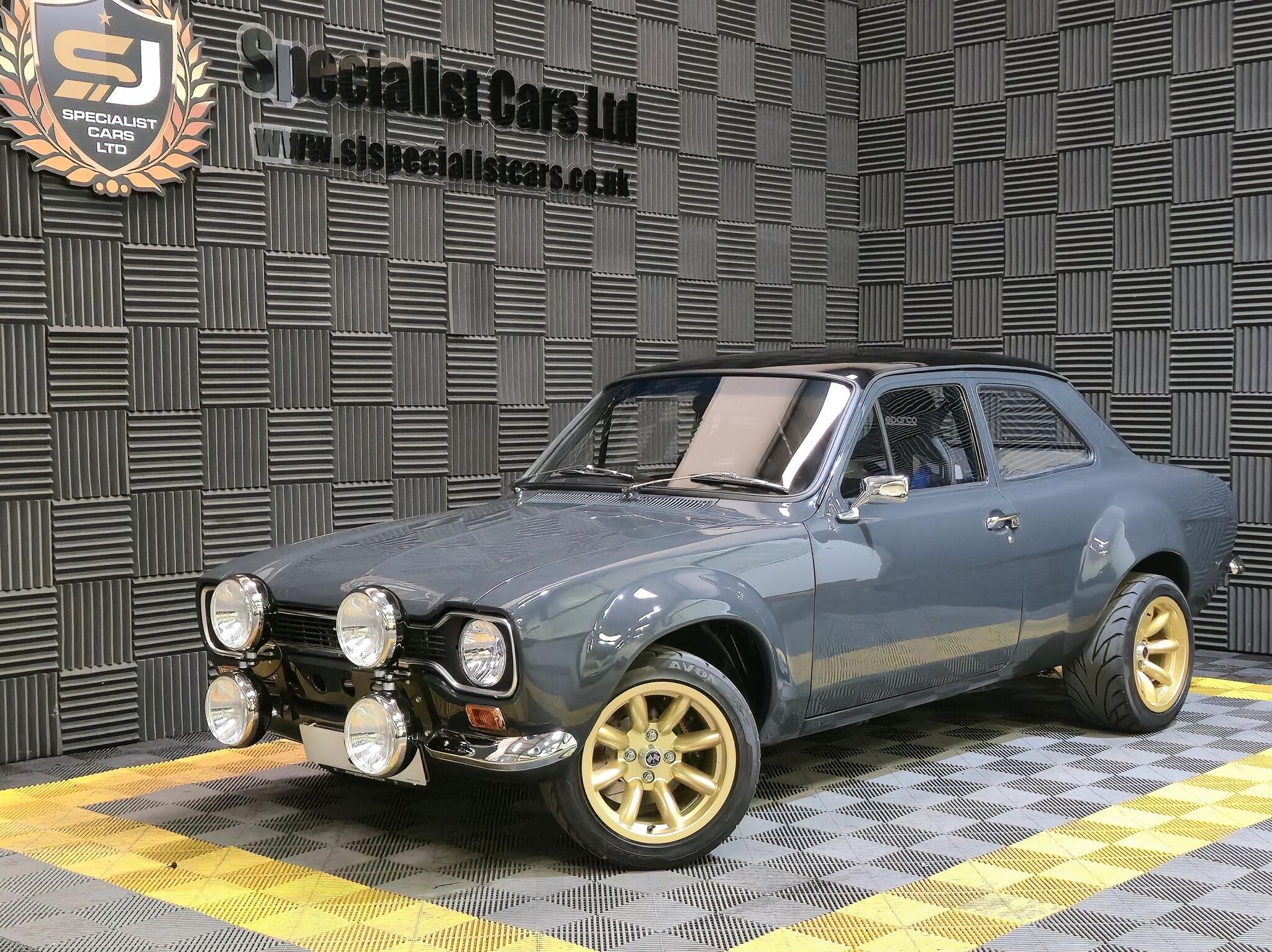 Ford Escort view 14
