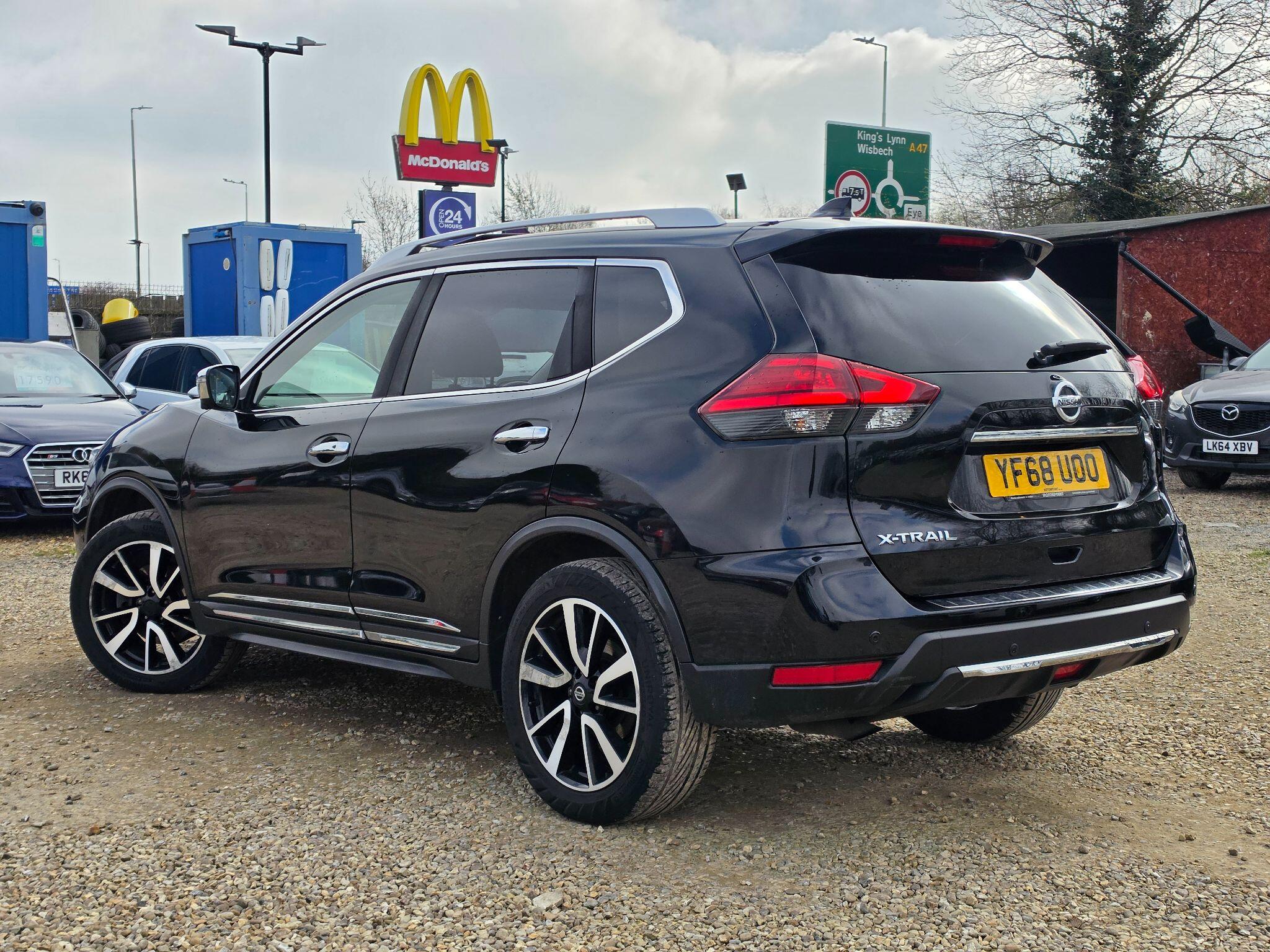 Nissan X-Trail view 4
