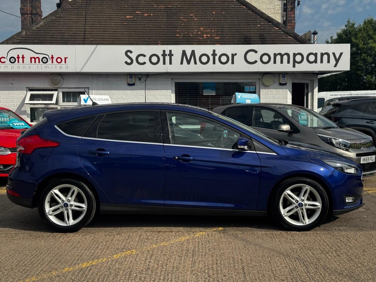 Ford Focus view 10