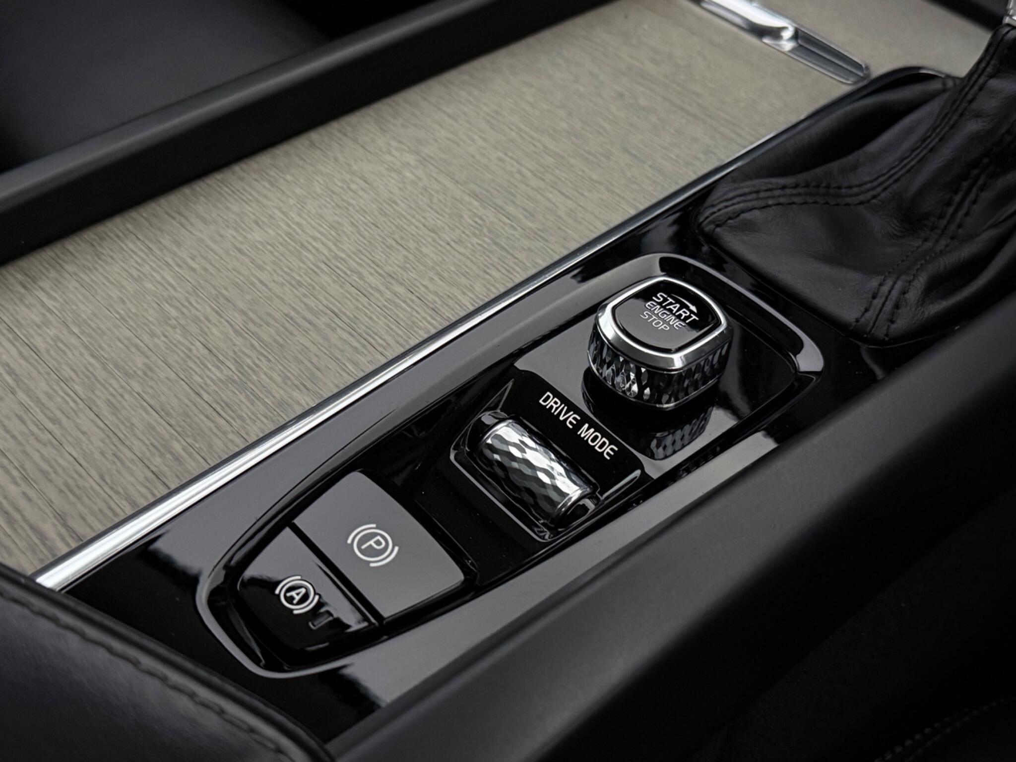 Volvo XC60 view 24