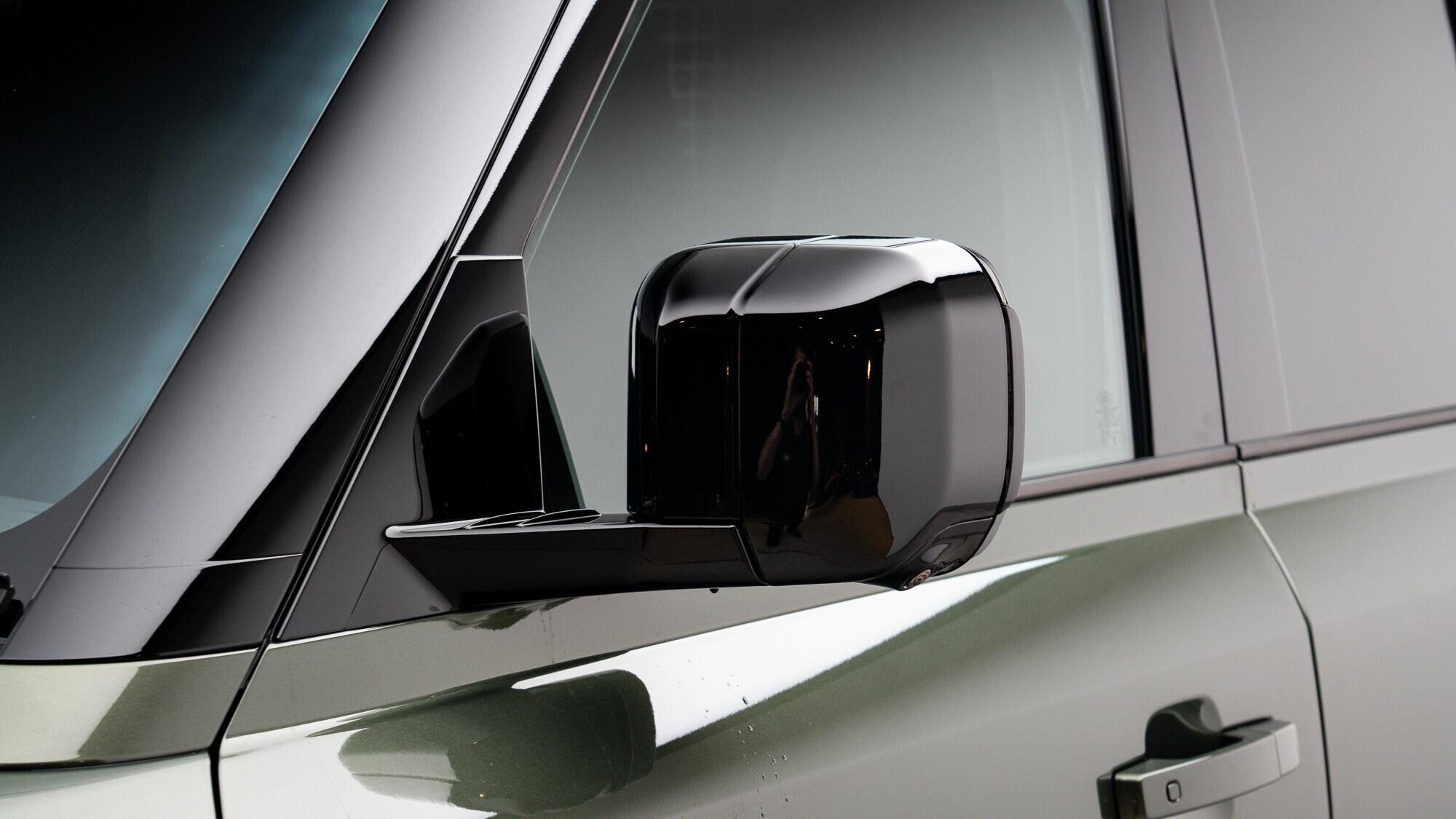 Land Rover Defender view 34