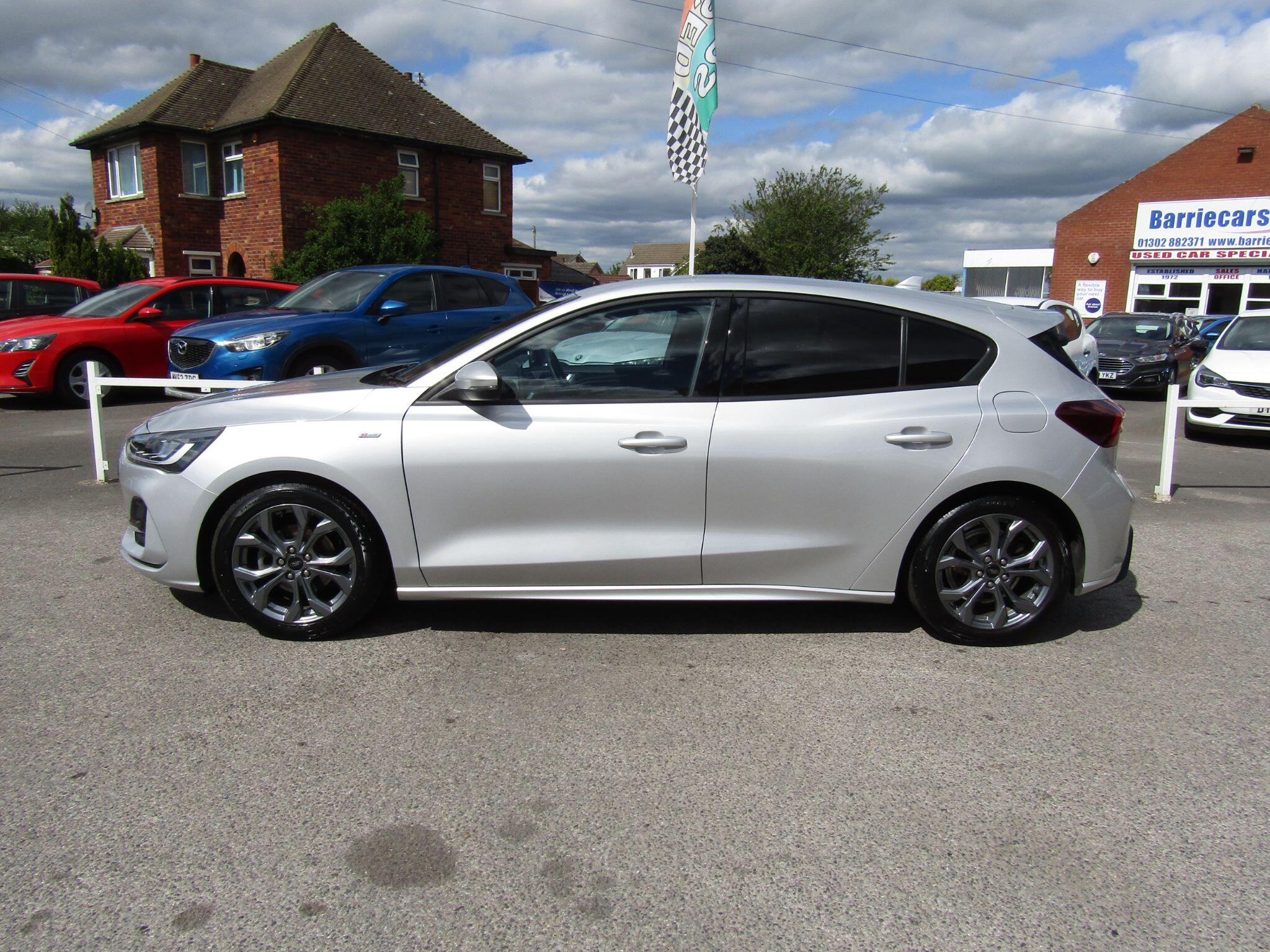 Ford Focus view 7