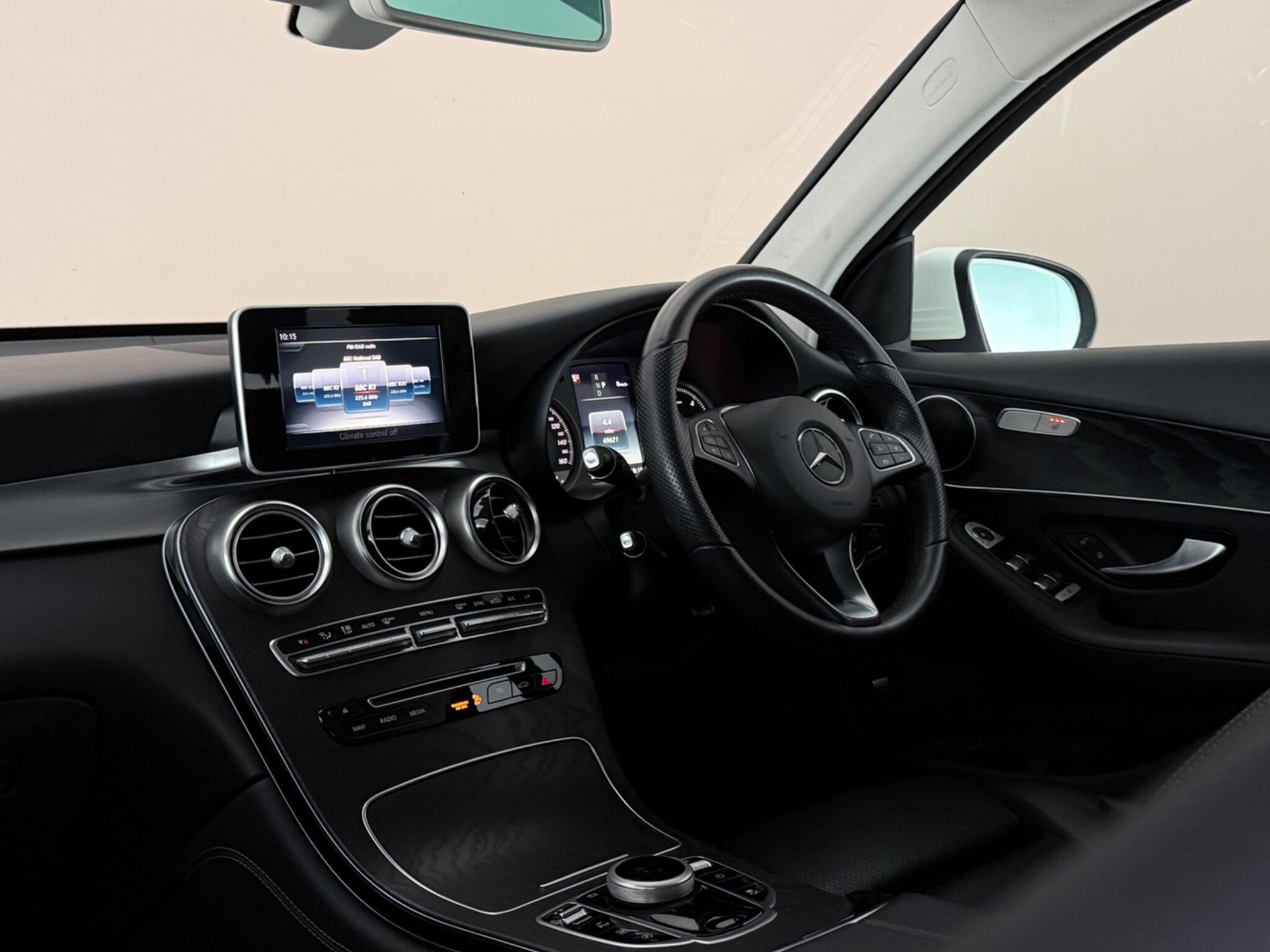 Mercedes-Benz GLC view 4