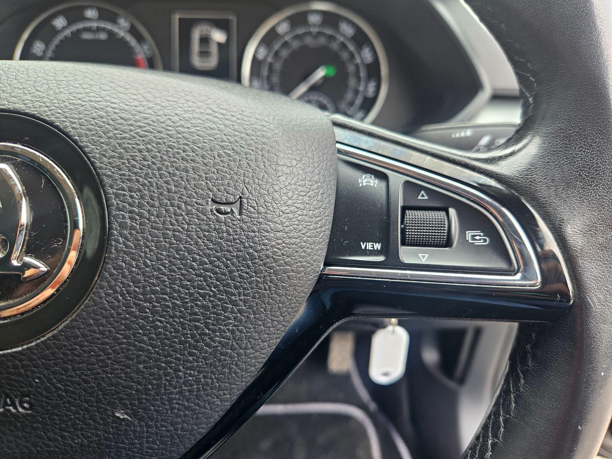 2019 Skoda Superb image 45