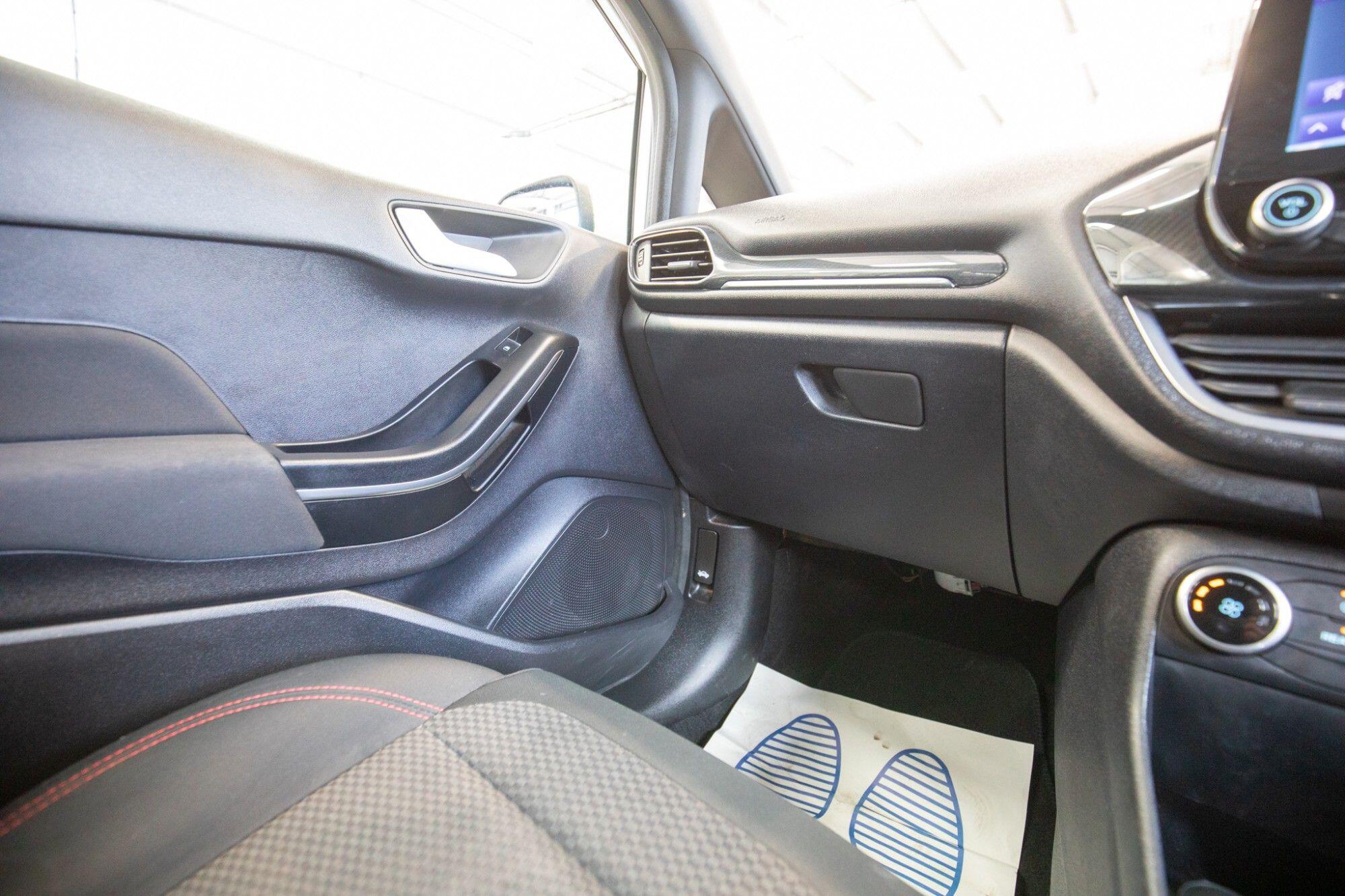 Ford Fiesta view 24