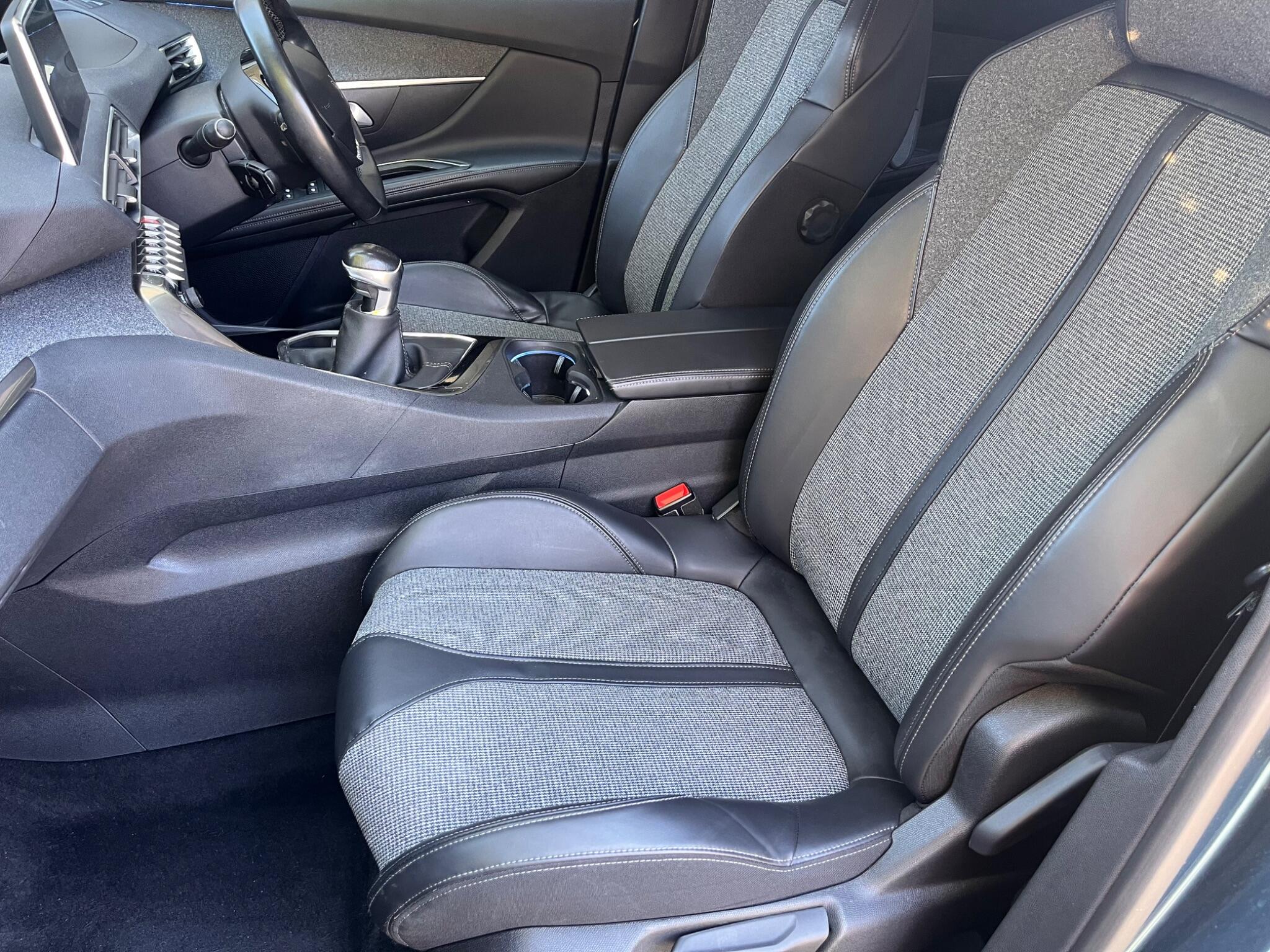 Peugeot 5008 view 26