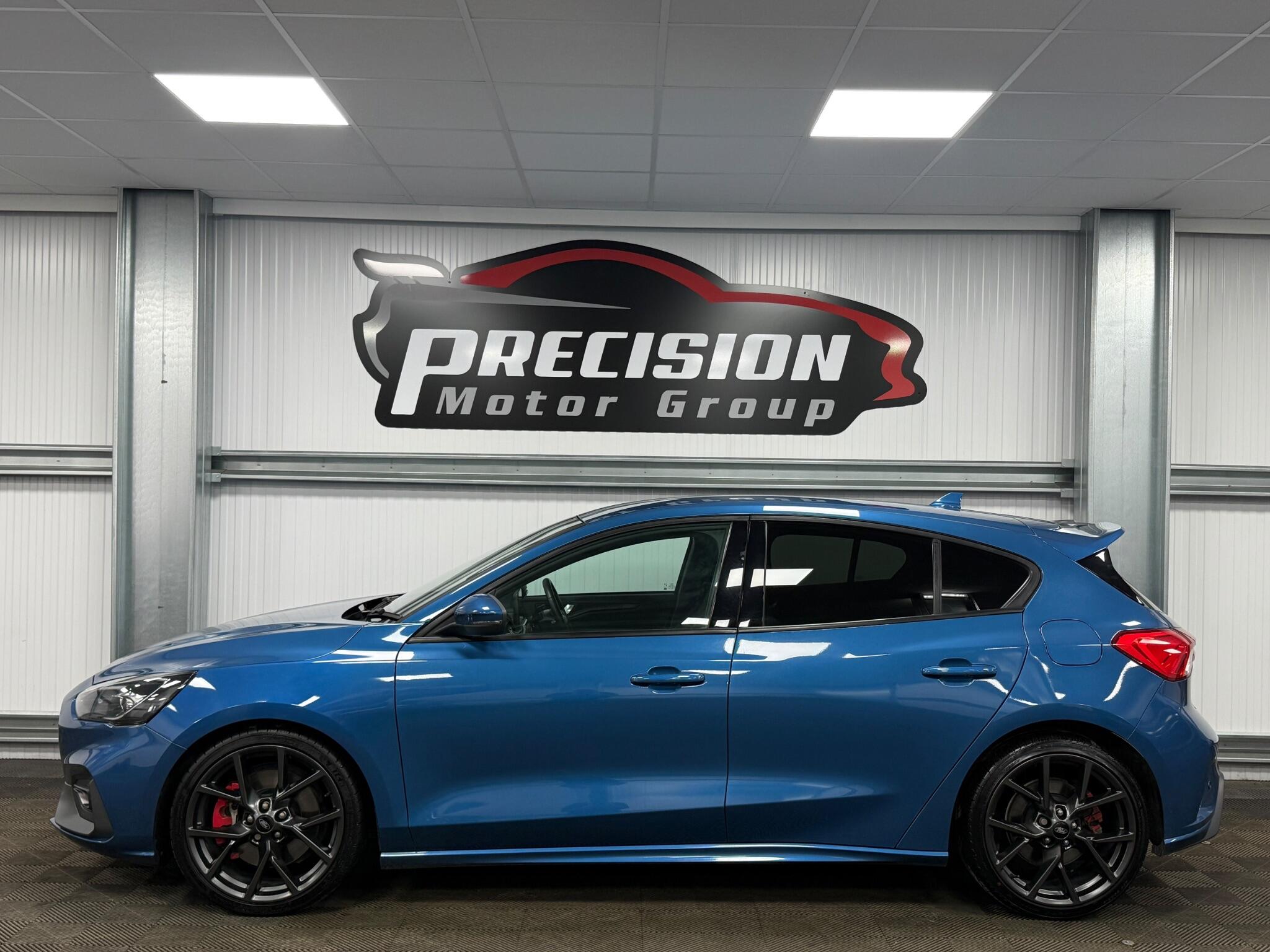 Ford Focus view 12
