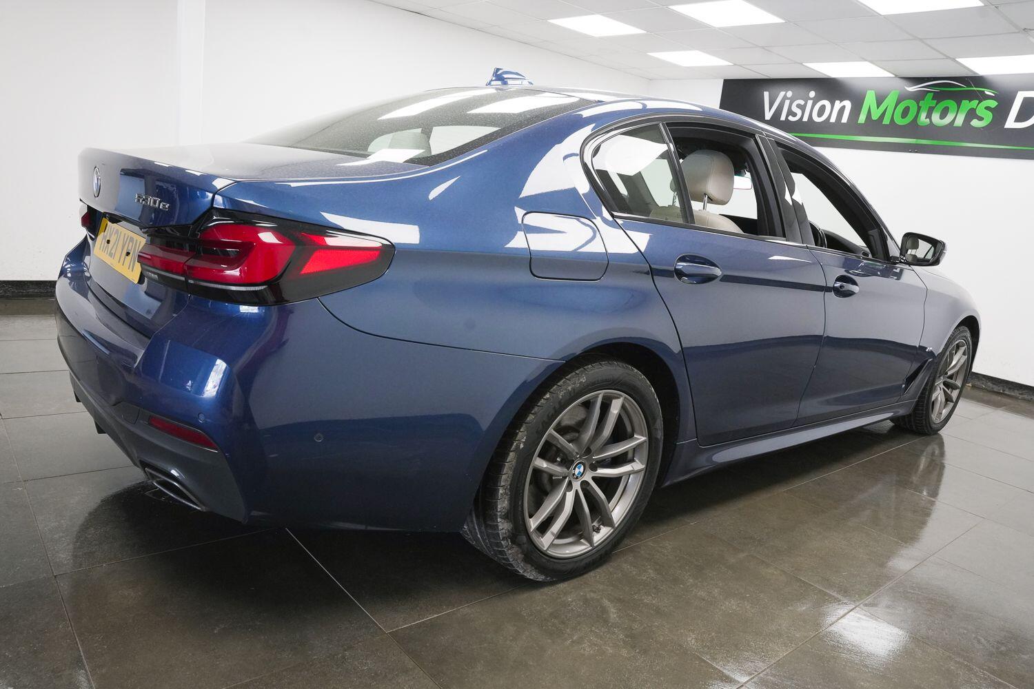 BMW 5 Series view 4