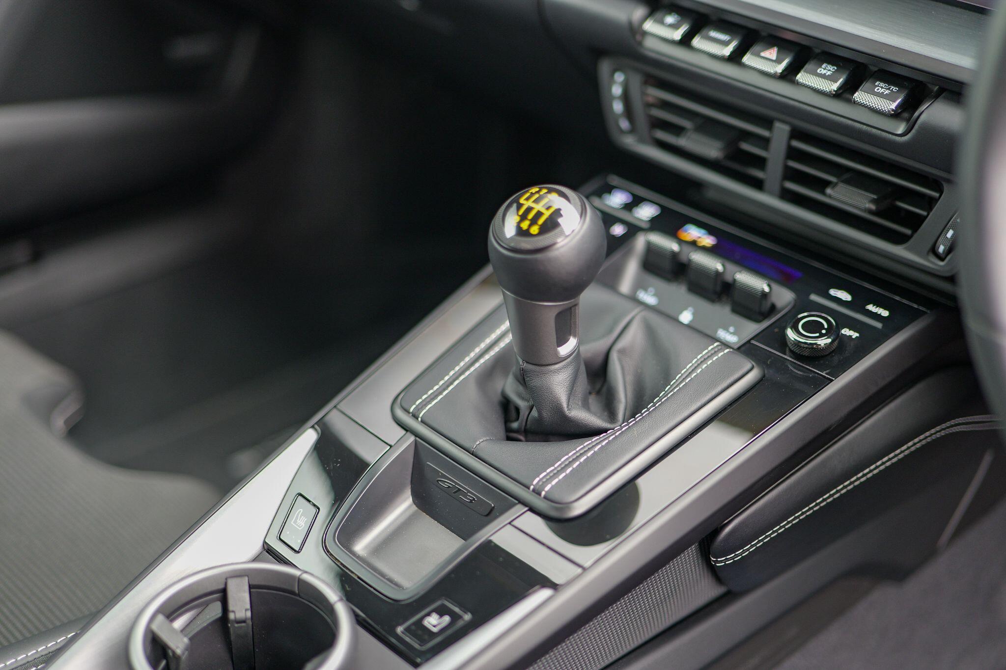Porsche 911 view 13