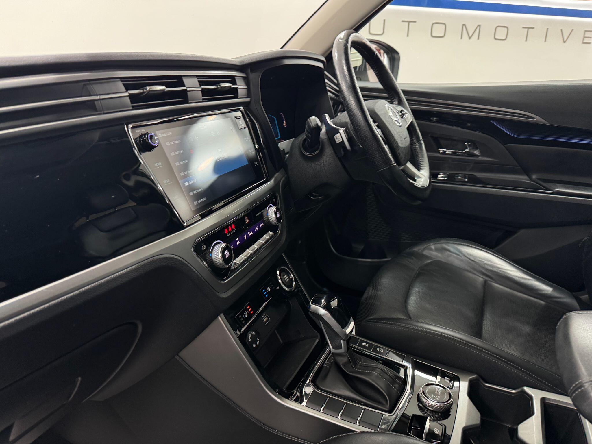 KGM Korando view 46