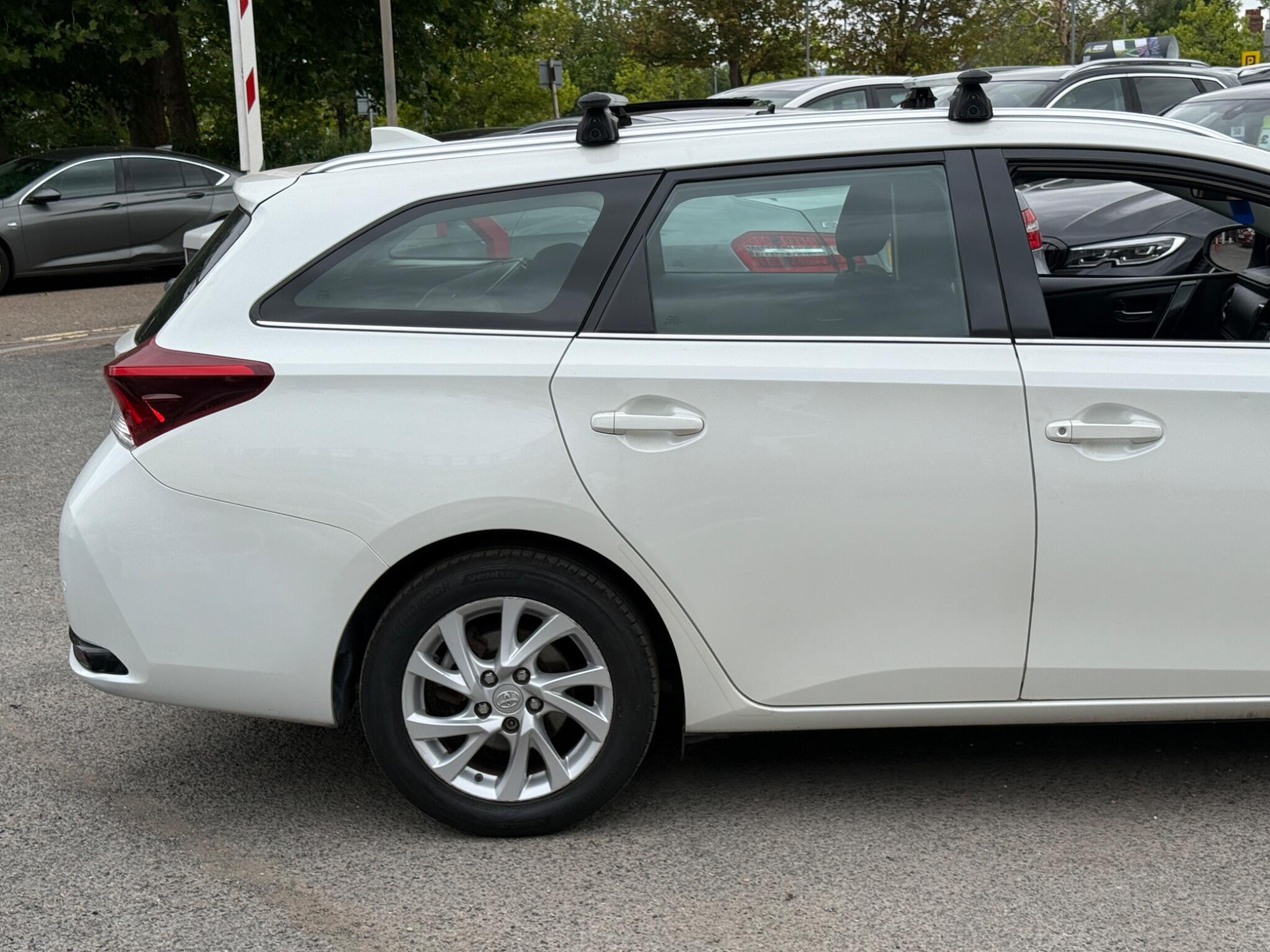 Toyota Auris - Image 21