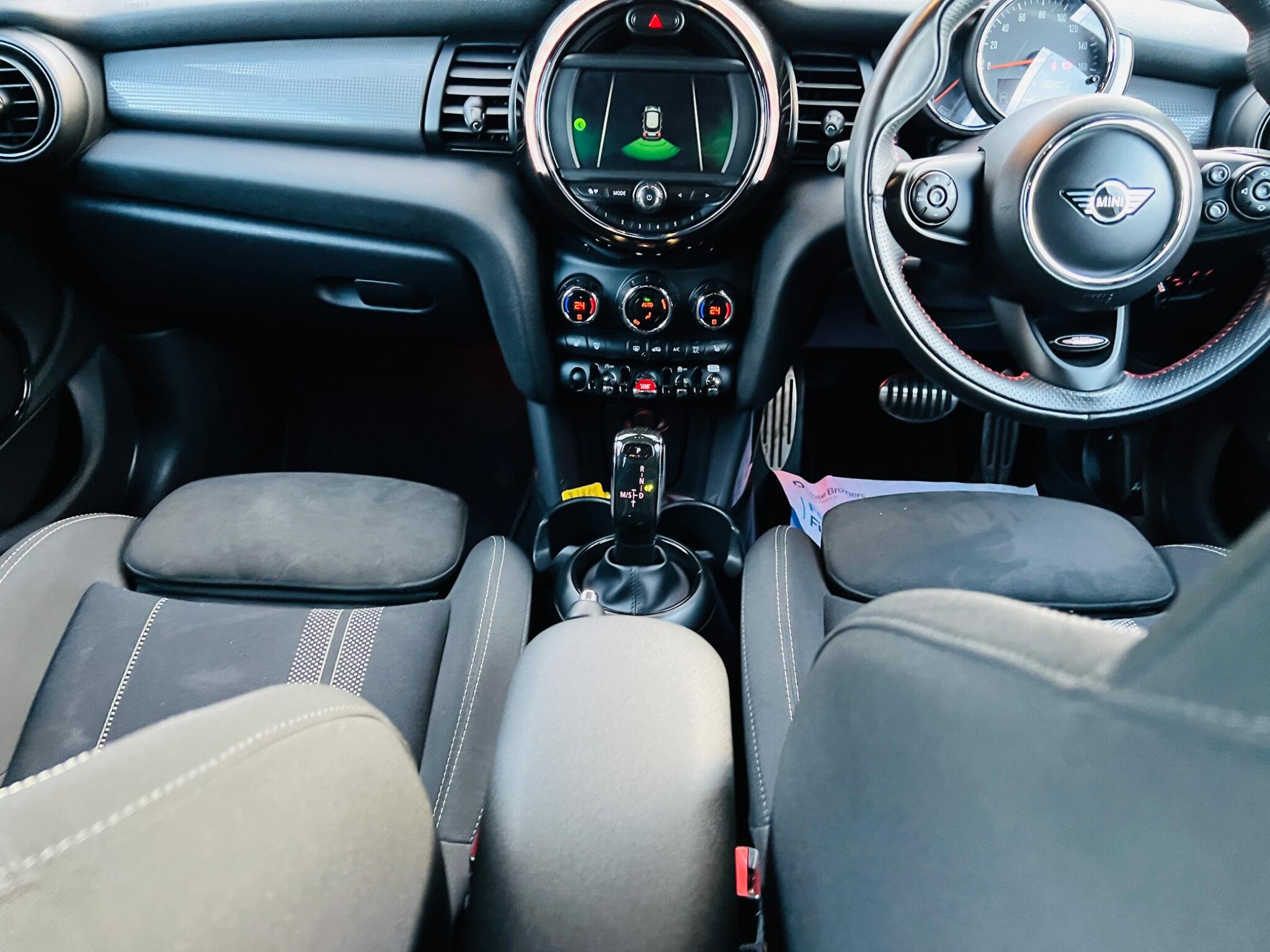 2020 MINI Hatch 1.5 Cooper Sport Steptronic Euro 6 (s/s) 5dr • 44,000 miles image 12