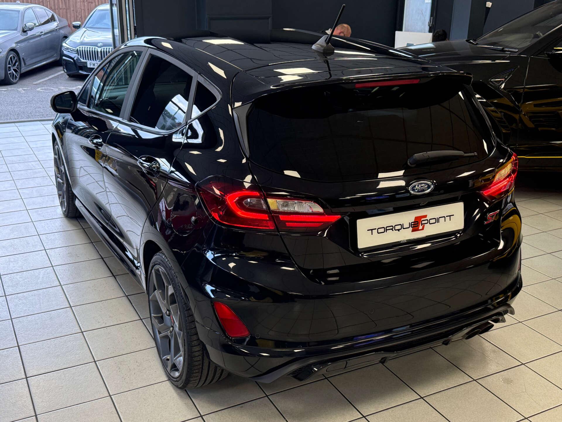 Ford Fiesta view 24