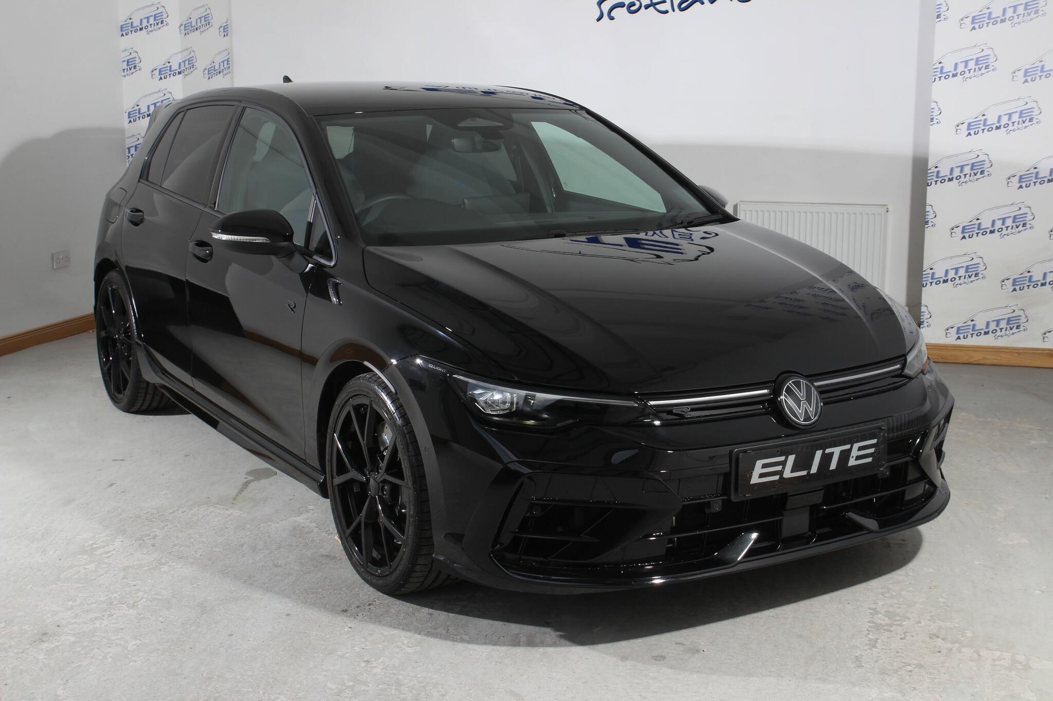 Volkswagen Golf view 4