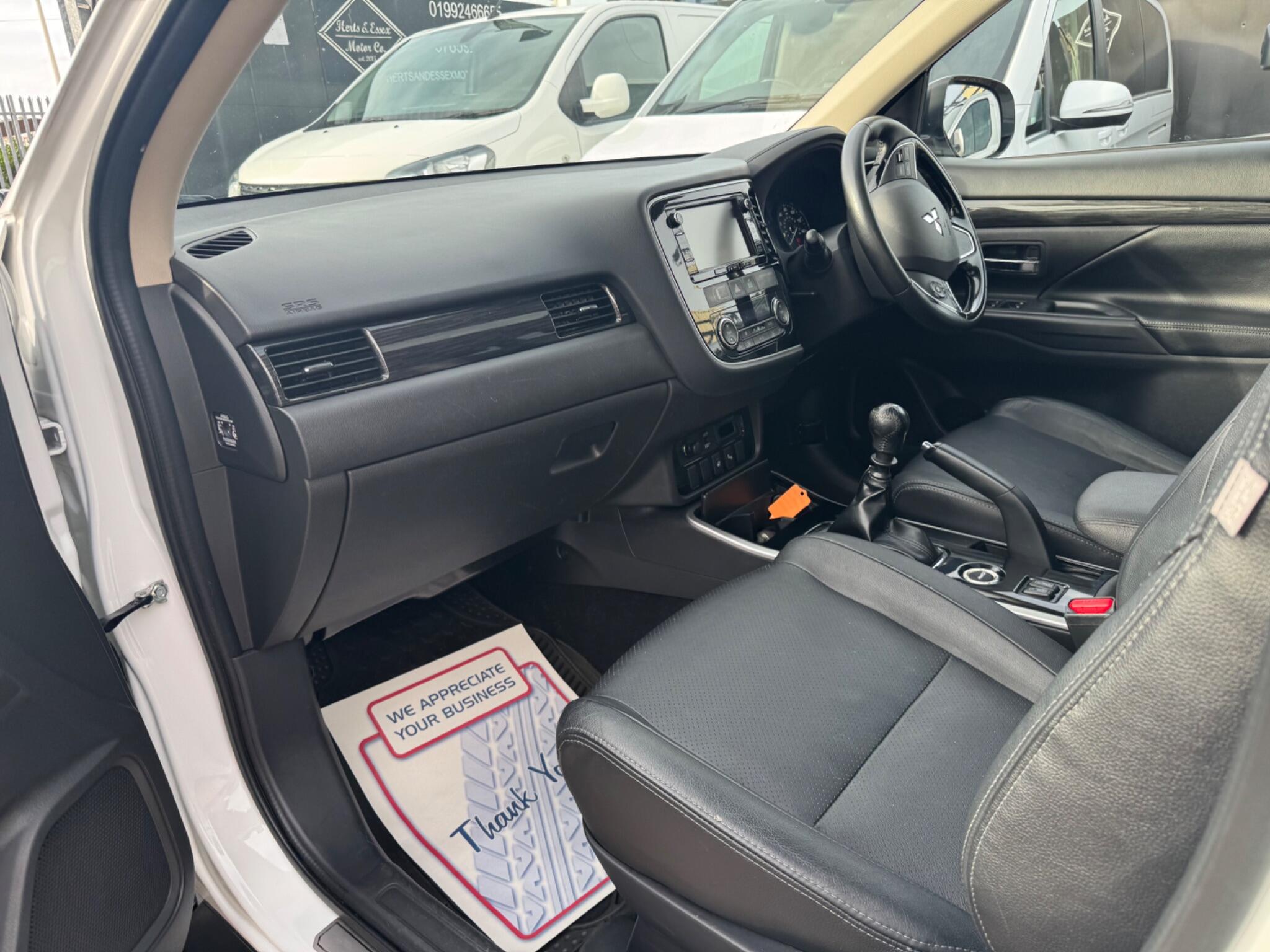 Mitsubishi Outlander view 44