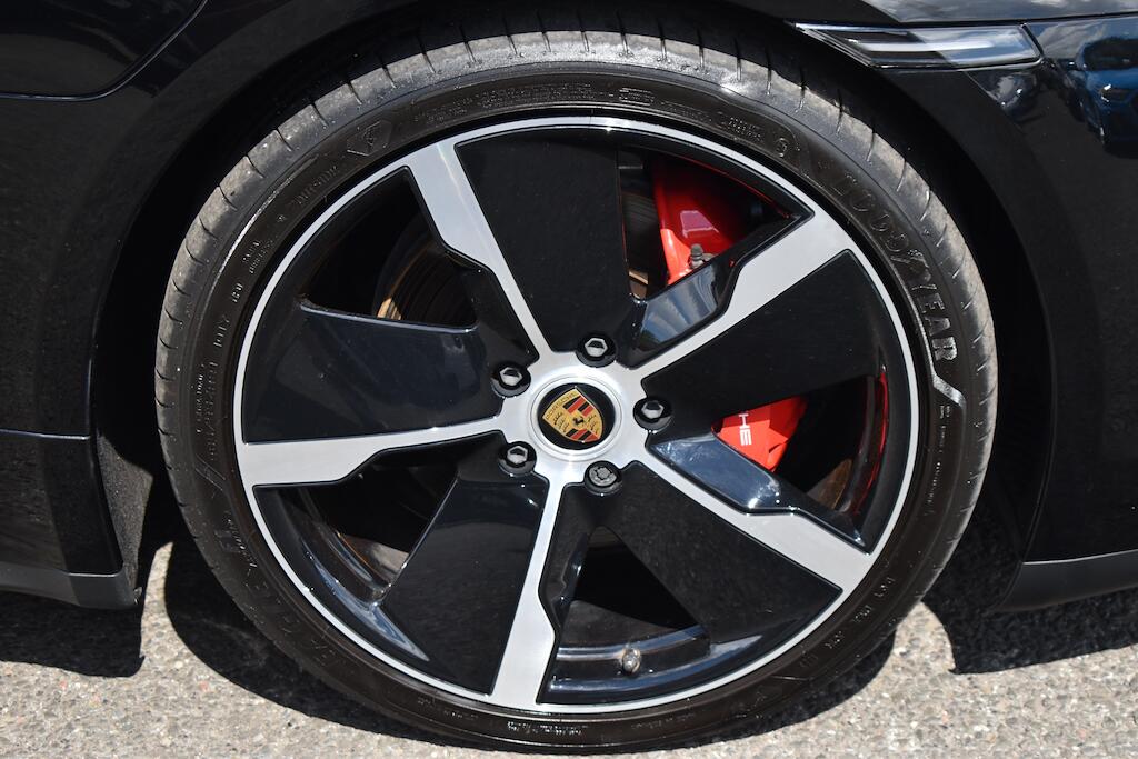 Porsche Taycan view 79