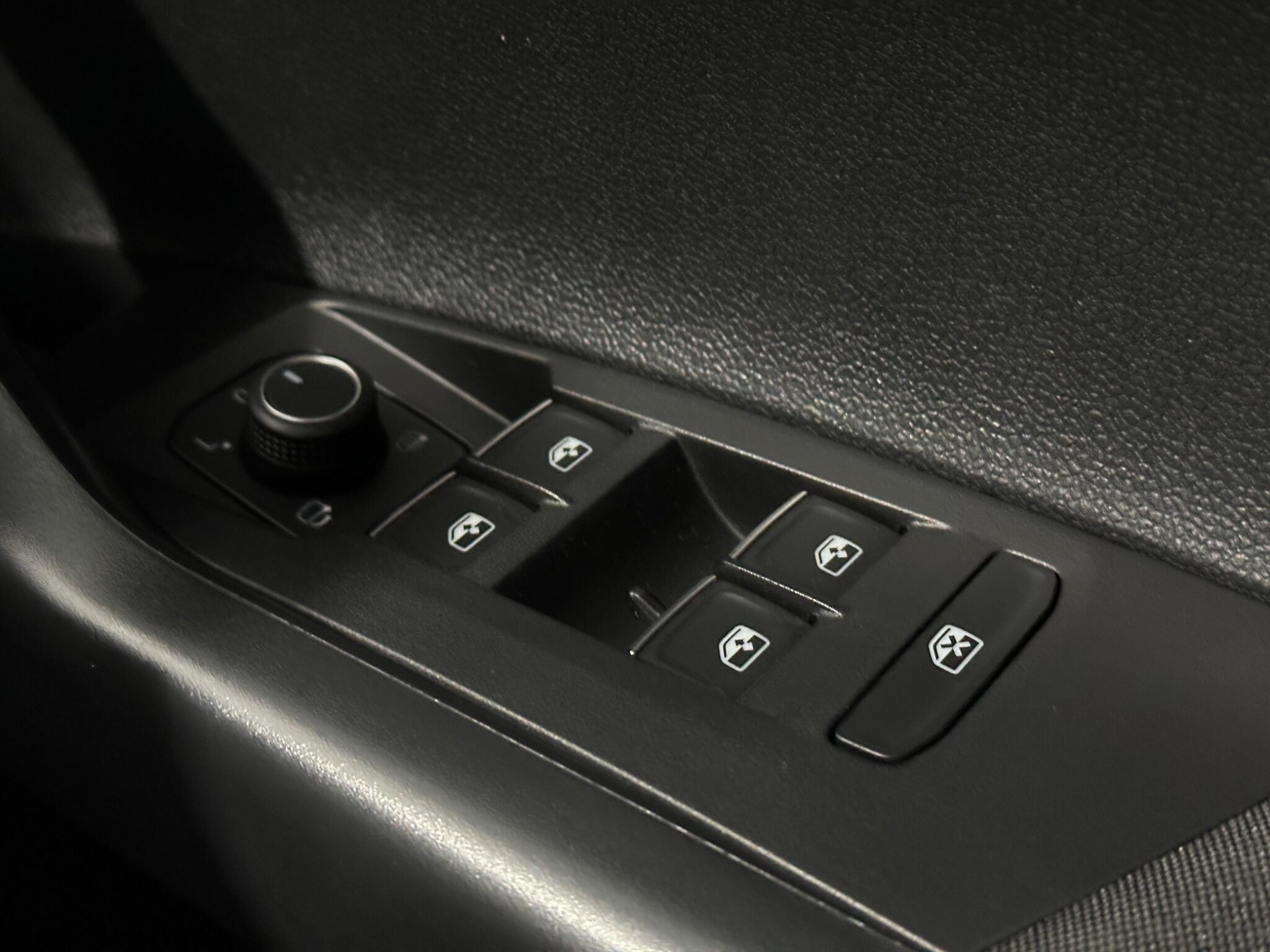 Volkswagen Polo view 19