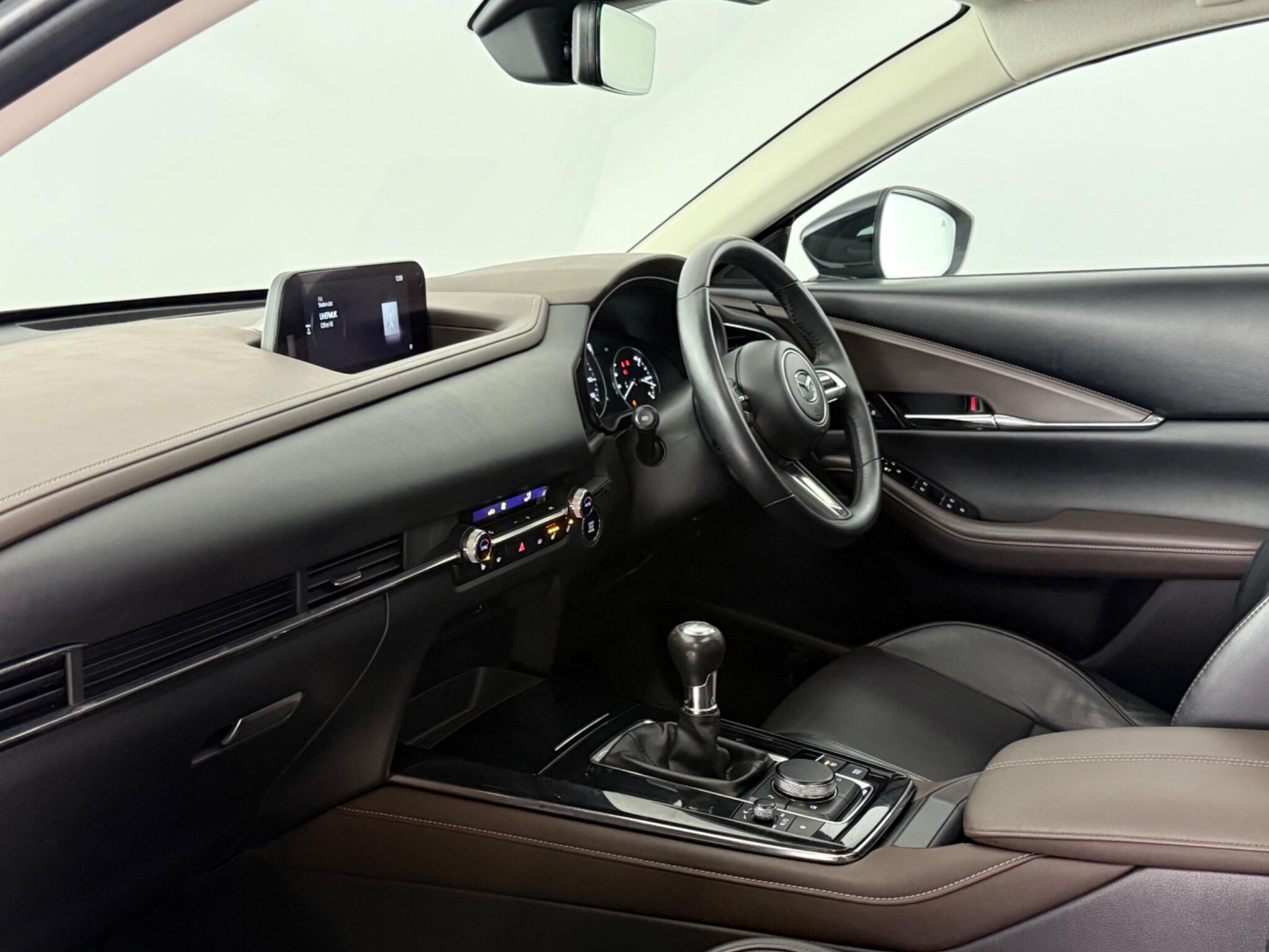 Mazda CX-30 view 13