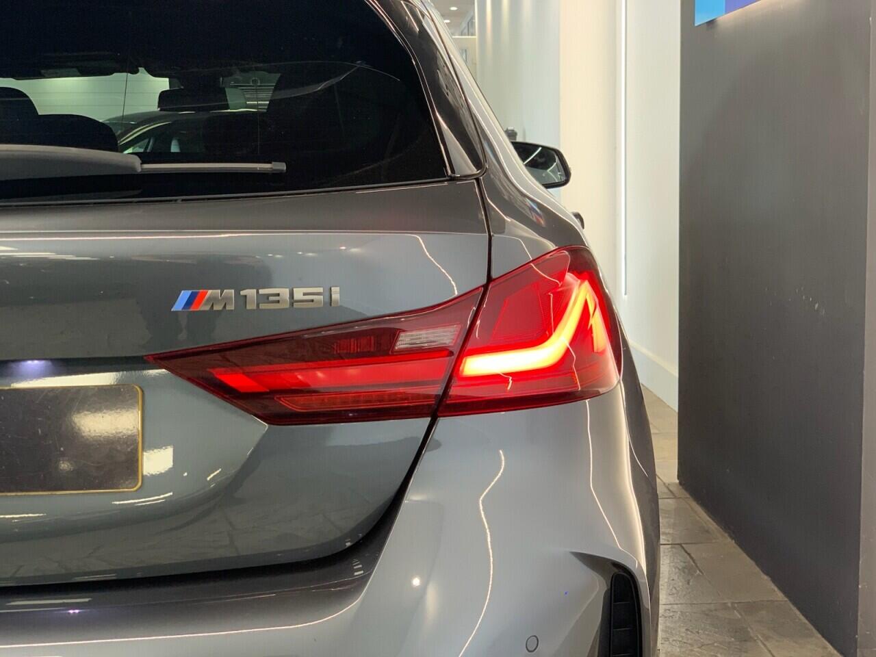 BMW 1 Series view 9