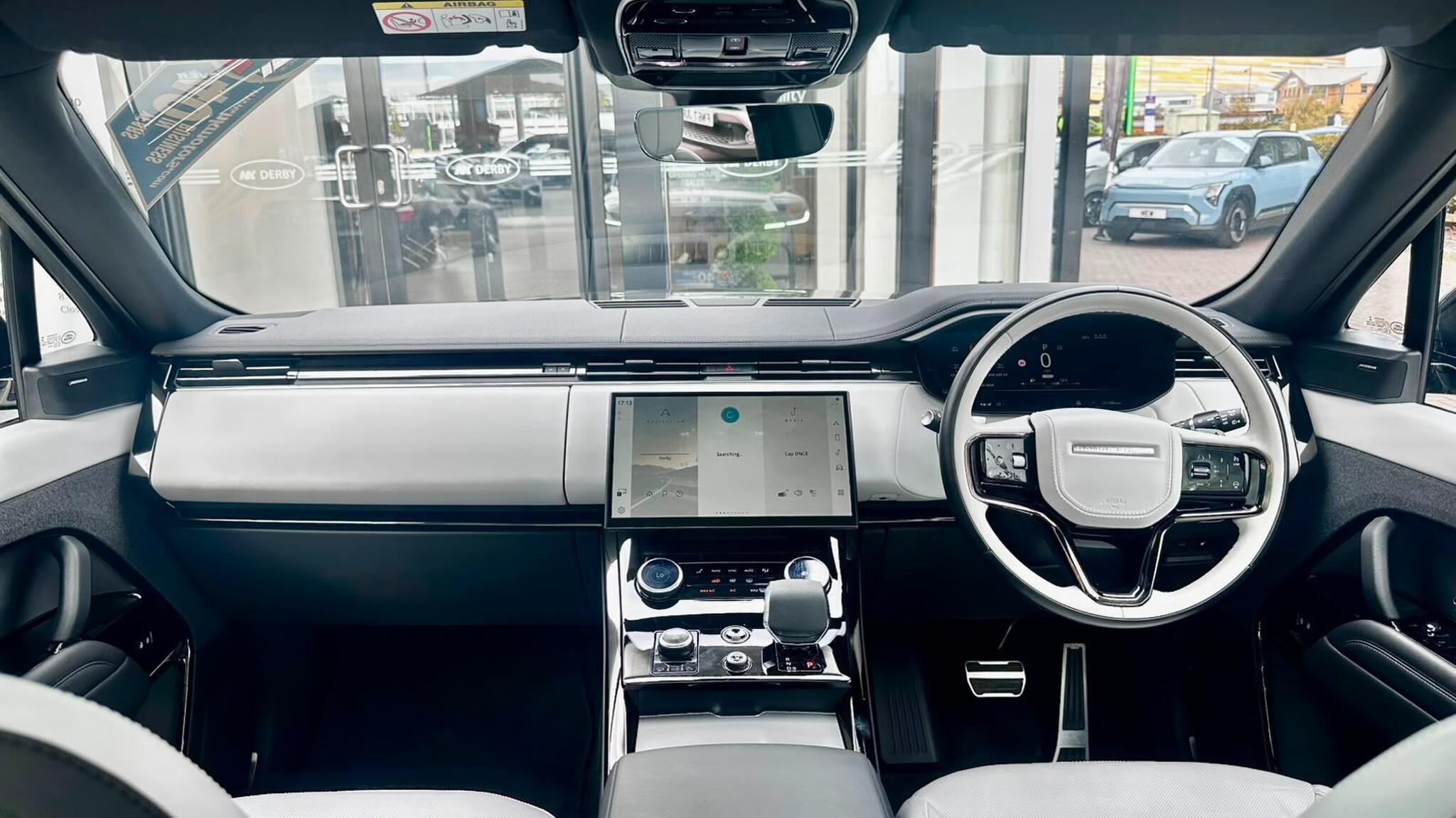Land Rover Range Rover view 25