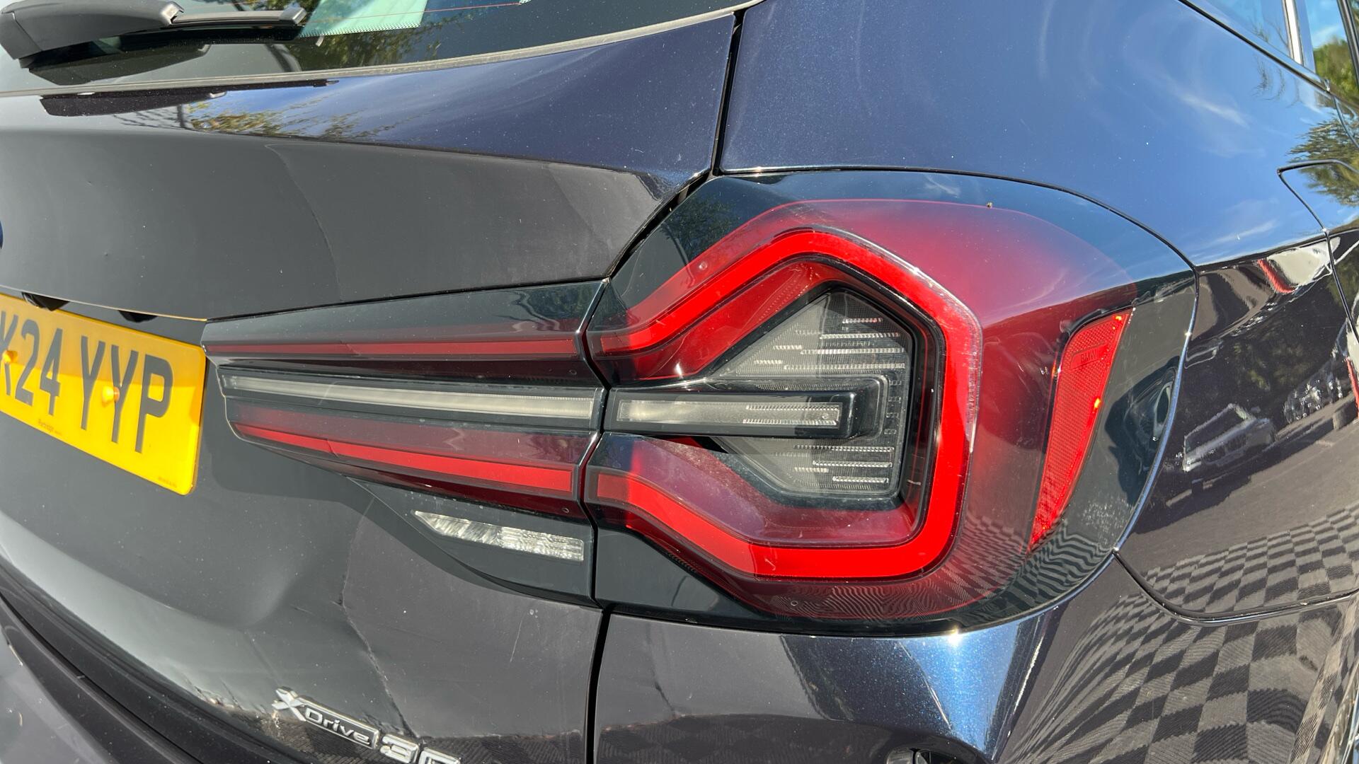 BMW X3 view 22