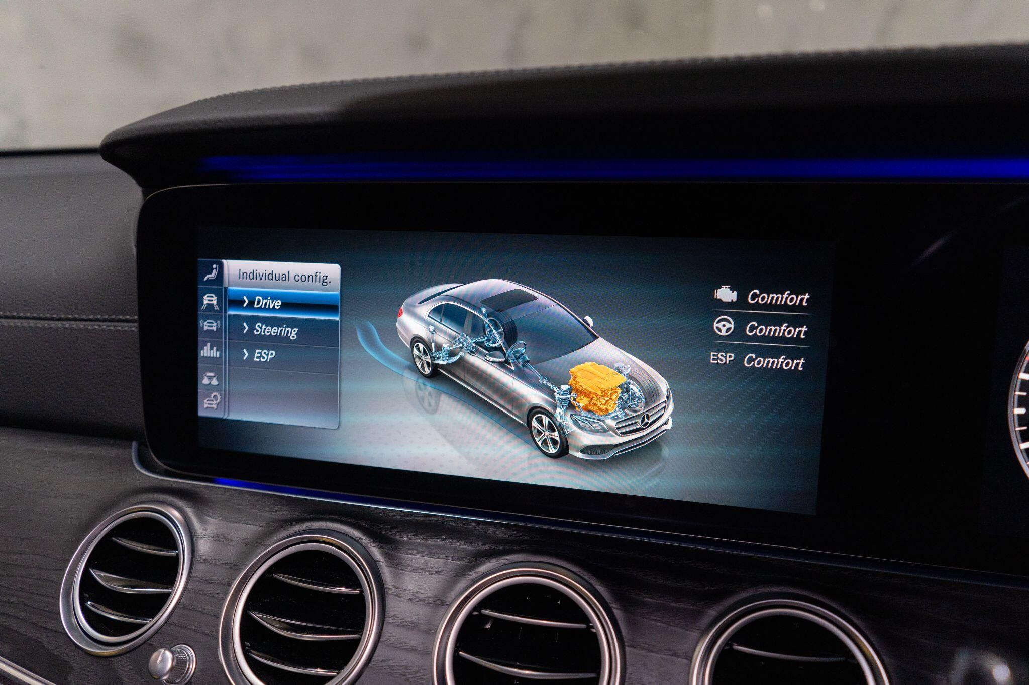 Mercedes-Benz E-Class view 22