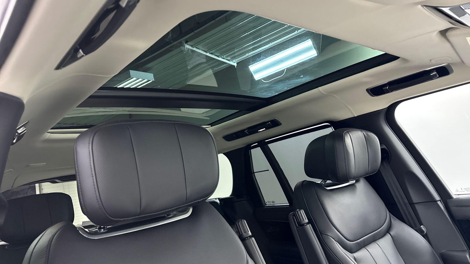 Land Rover Range Rover view 21
