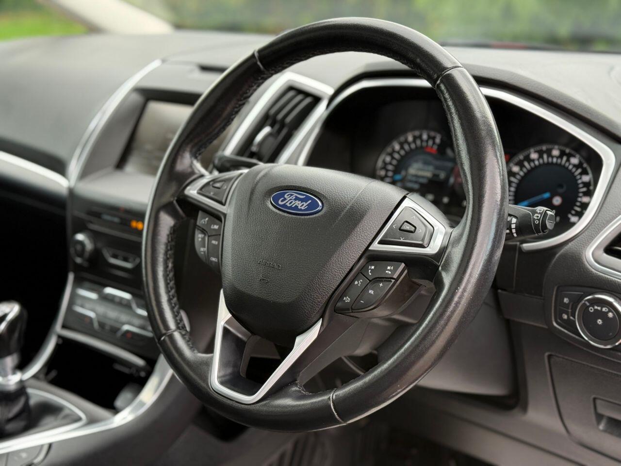 Ford S-Max view 9
