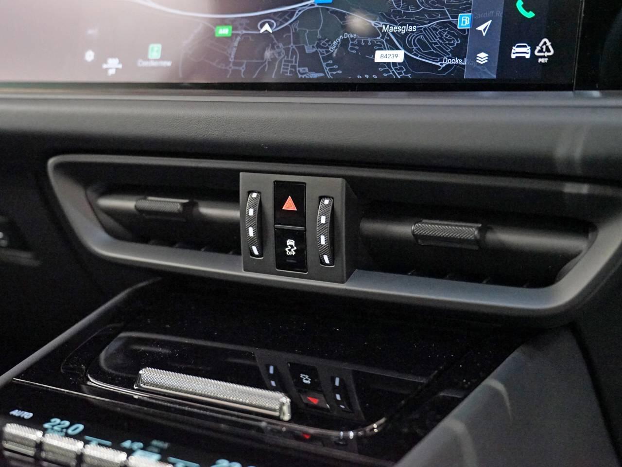 Porsche Cayenne view 41
