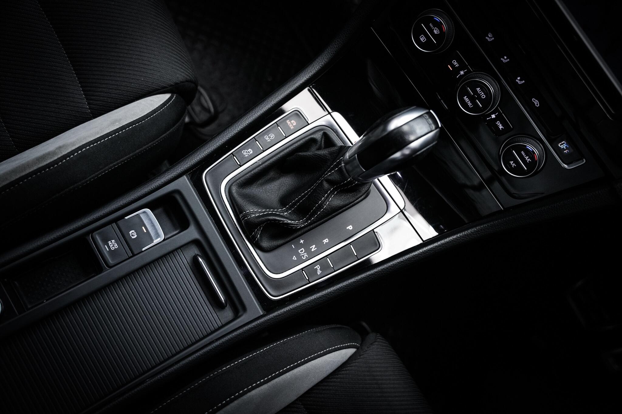 Volkswagen Golf view 5