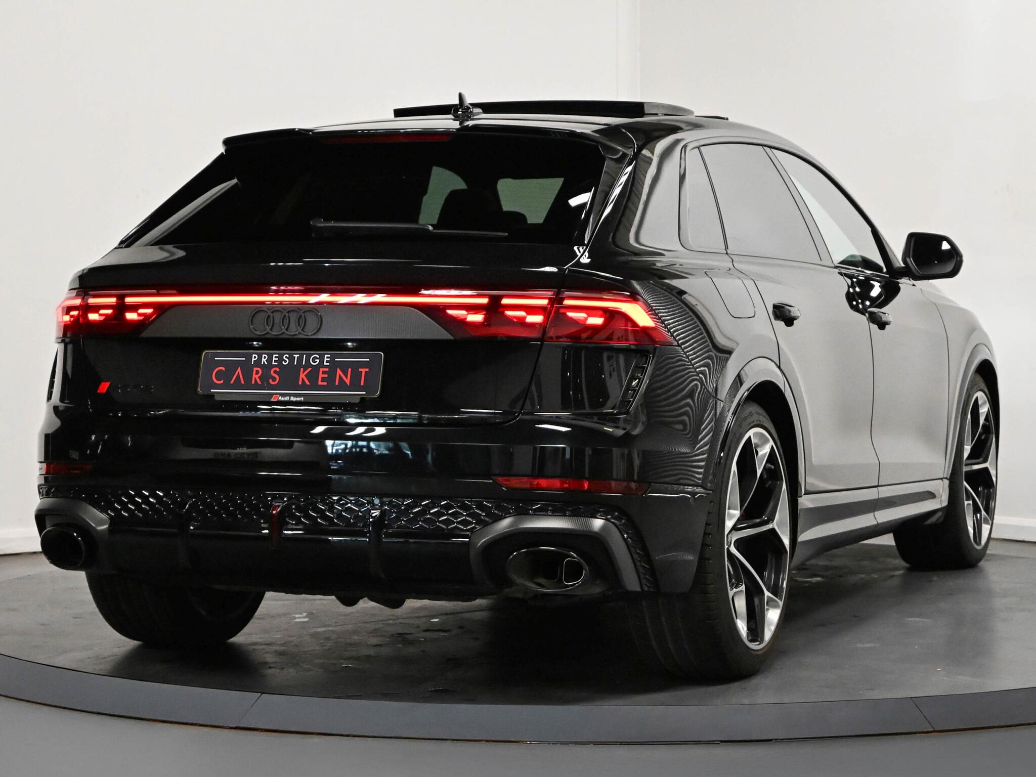 Audi RSQ8 view 35