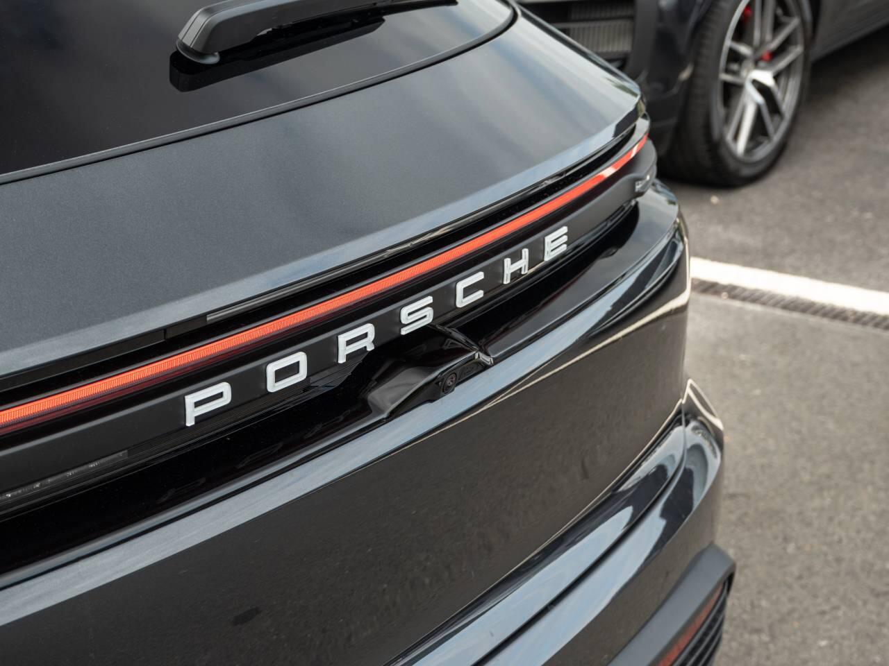Porsche Macan view 10