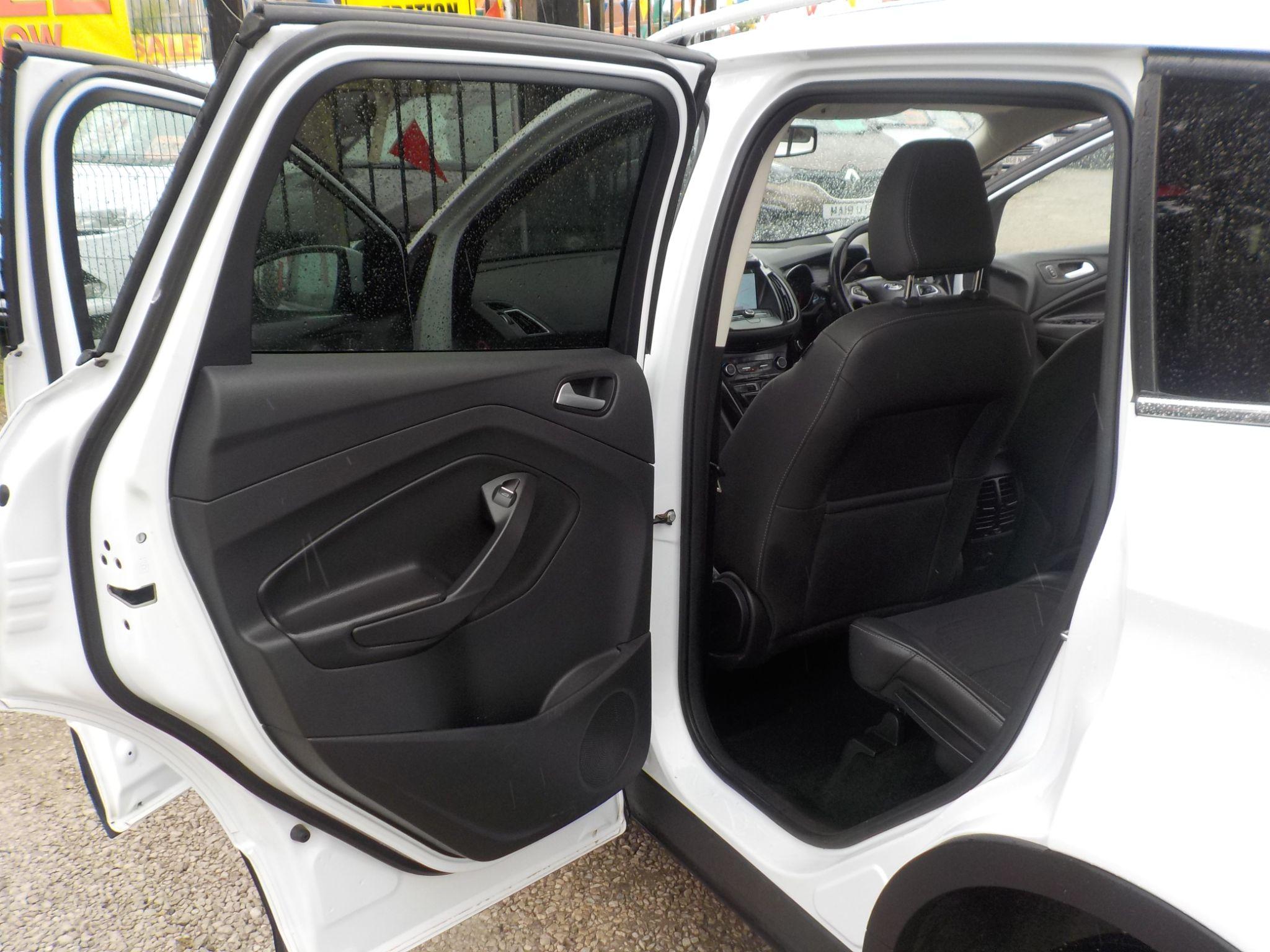 Ford Kuga 2.0 TDCi Titanium AWD Euro 6 (s/s) 5dr