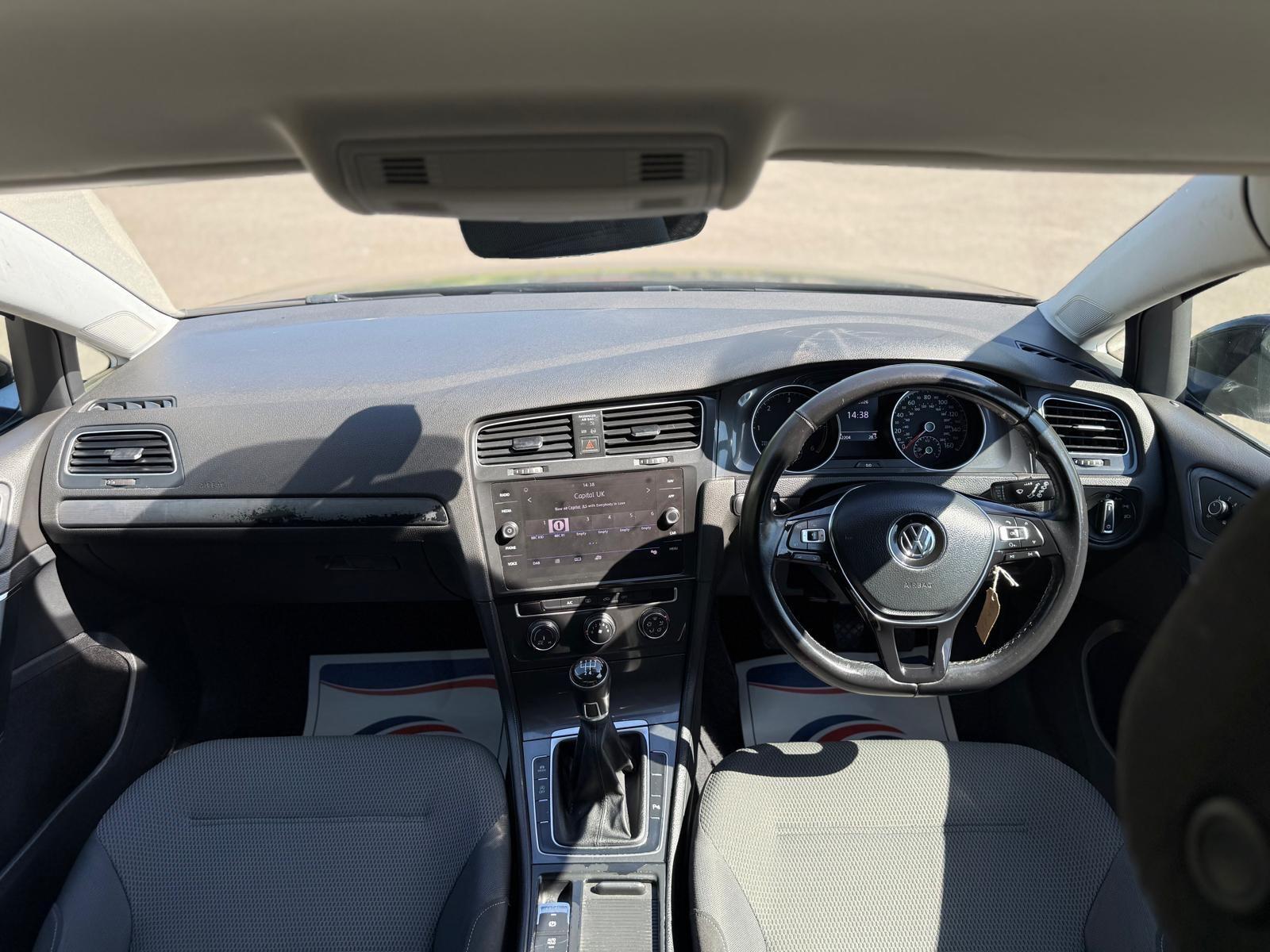 Volkswagen Golf view 2