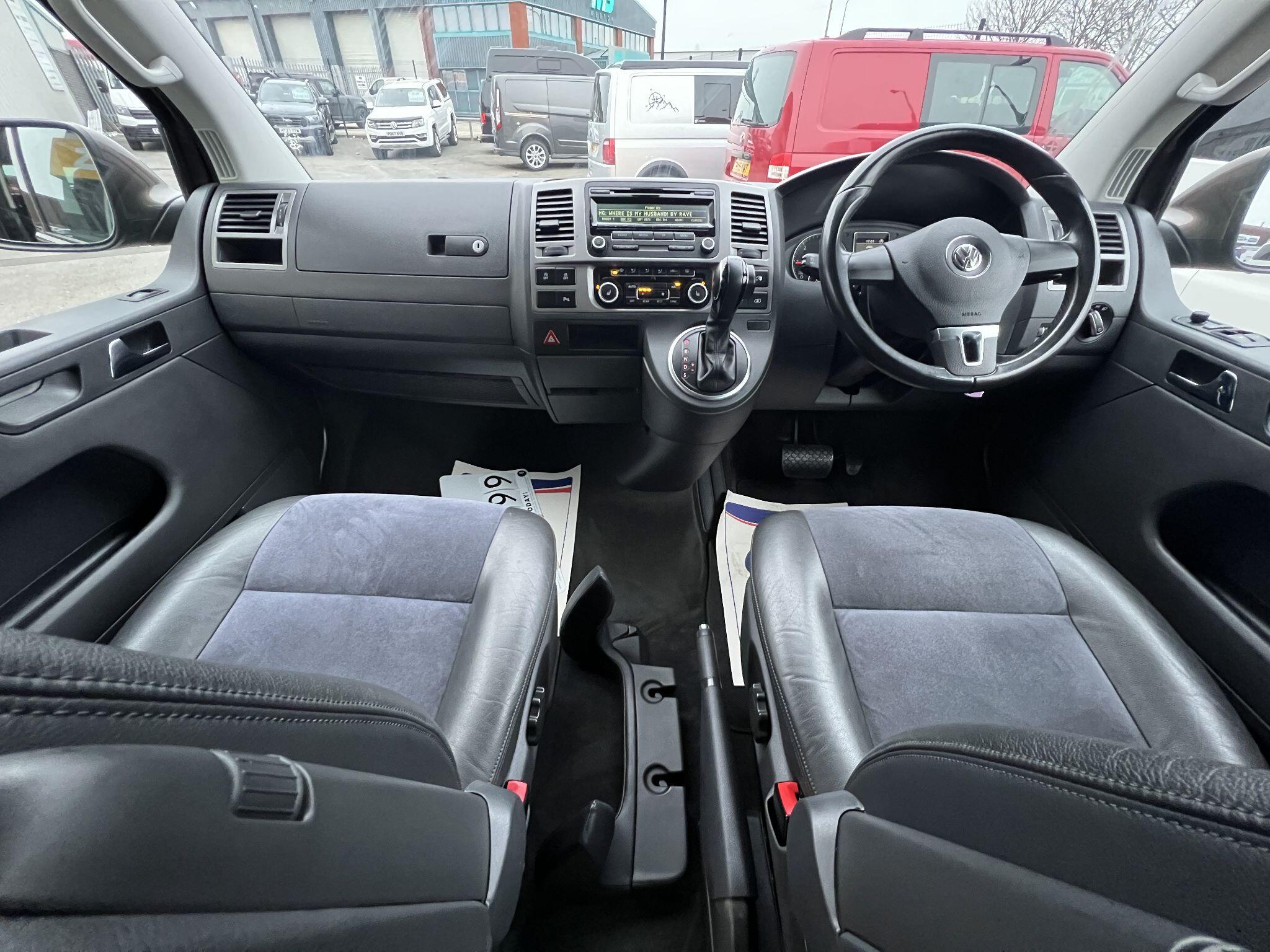Volkswagen Caravelle view 8