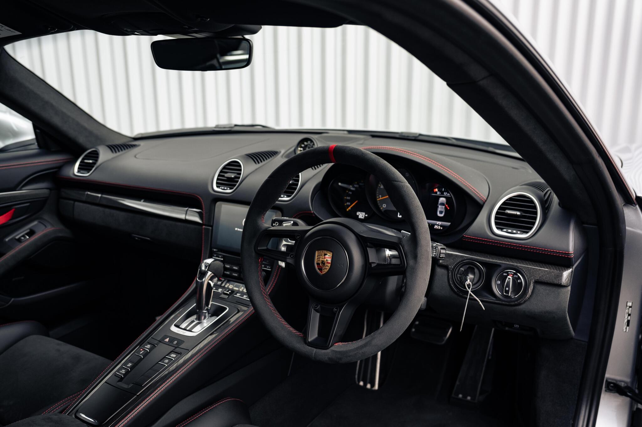 Porsche 718 Cayman view 8